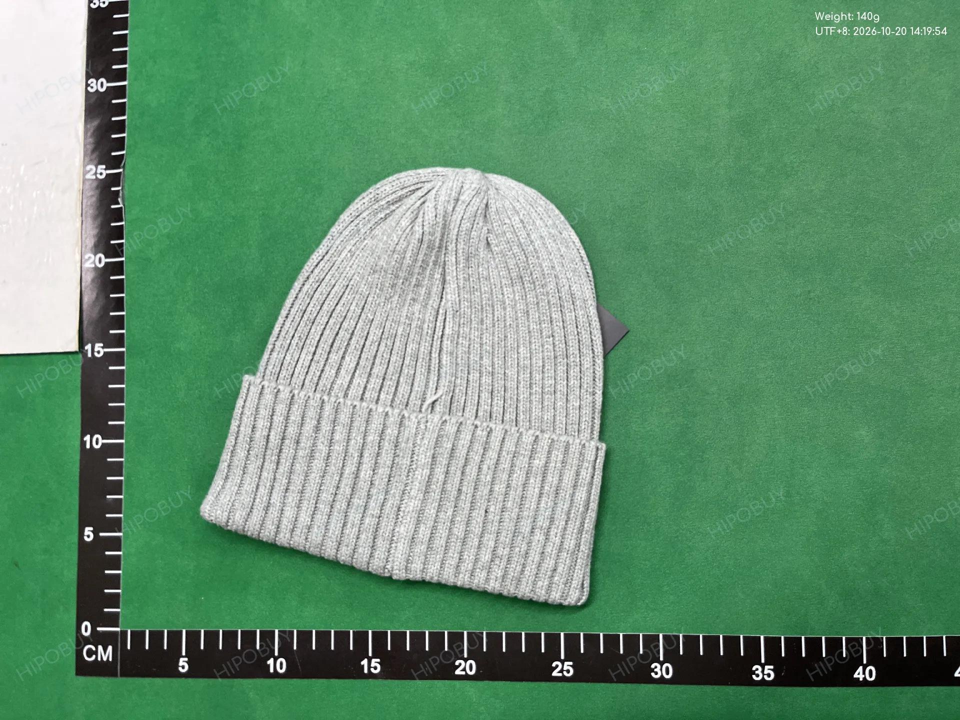 Foto QC 2 de Stone Island Compass Logo Beanie Black