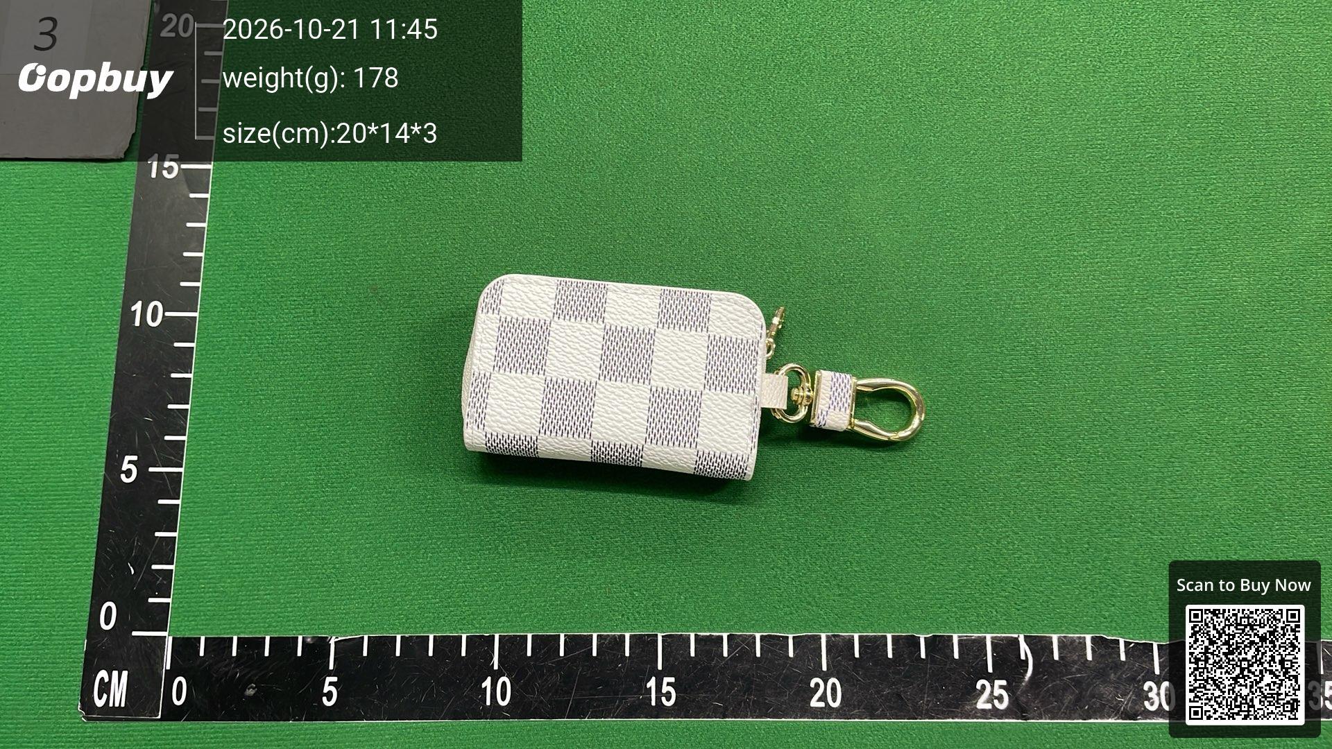 Foto QC 8 de Louis Vuitton Car Key Pouch Damier Azur