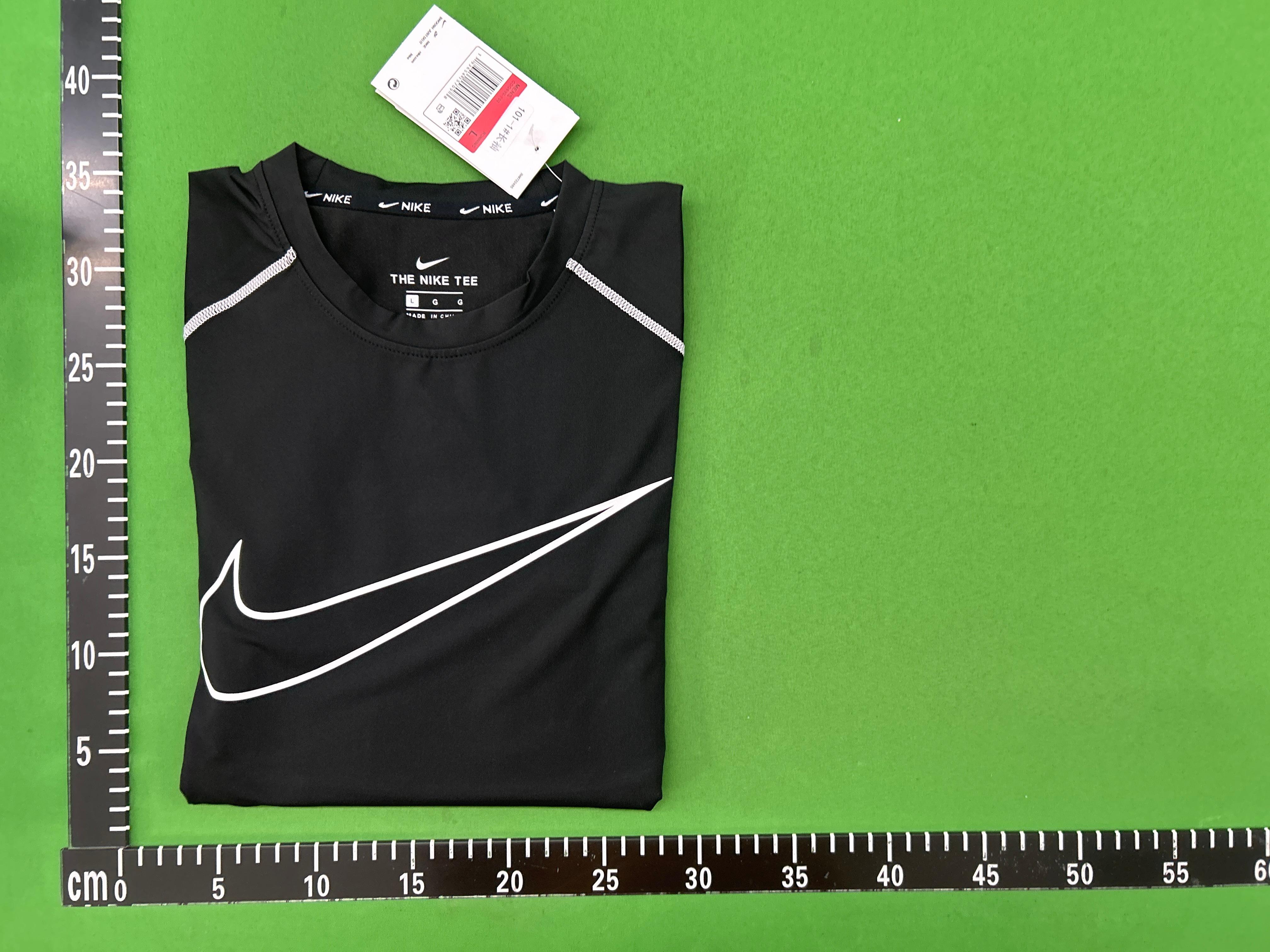 Foto QC 6 de Nike Pro T-shirt Swoosh Graphic White