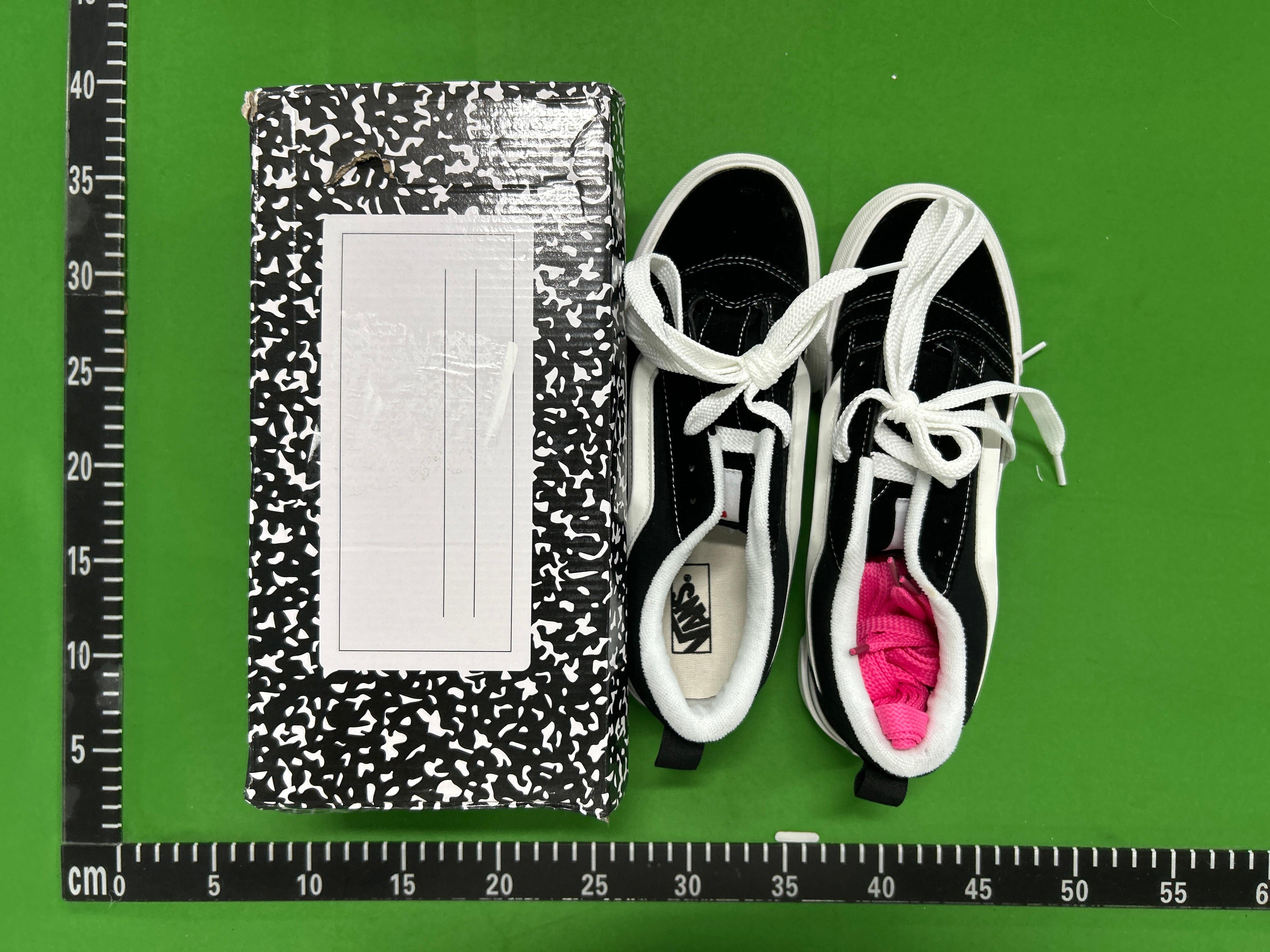 Foto QC 2 de Vans Knu Skool Low Black White VN0009QC6BT