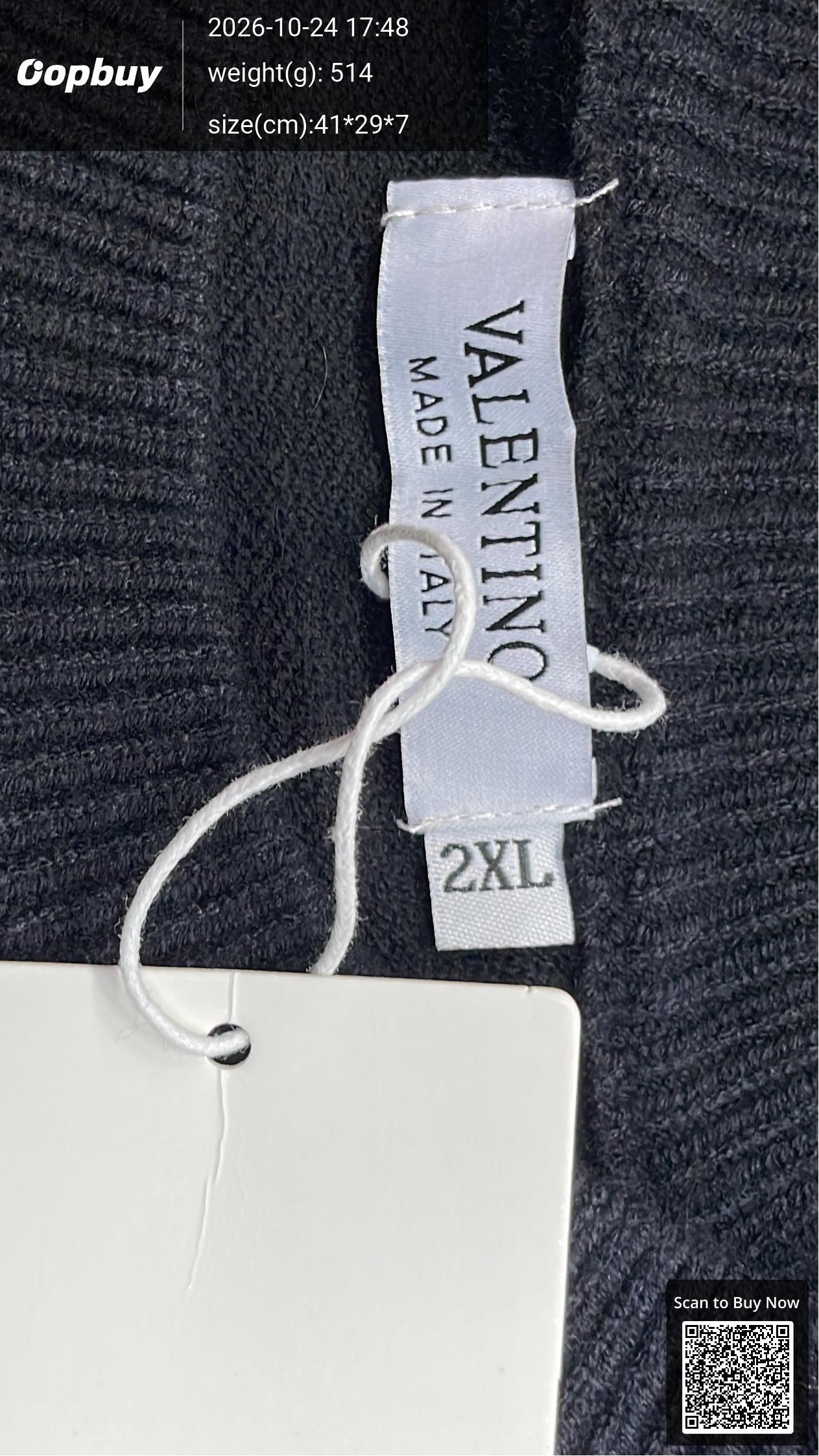 Foto QC 1 de Valentino Crewneck Sweater Logo Black Red
