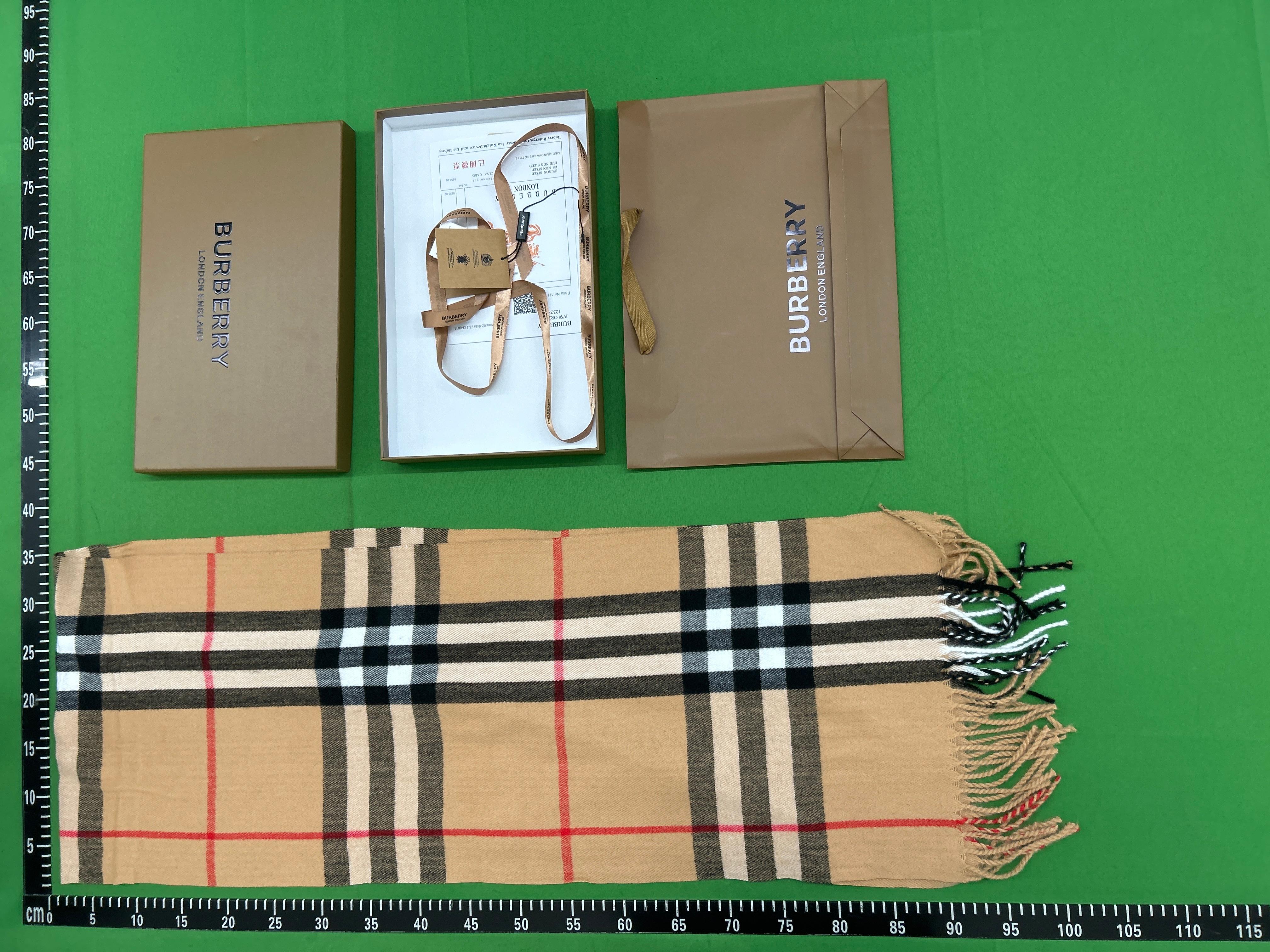 Foto QC 1 de Burberry Embroidered Logo Check Scarf Pale Blue