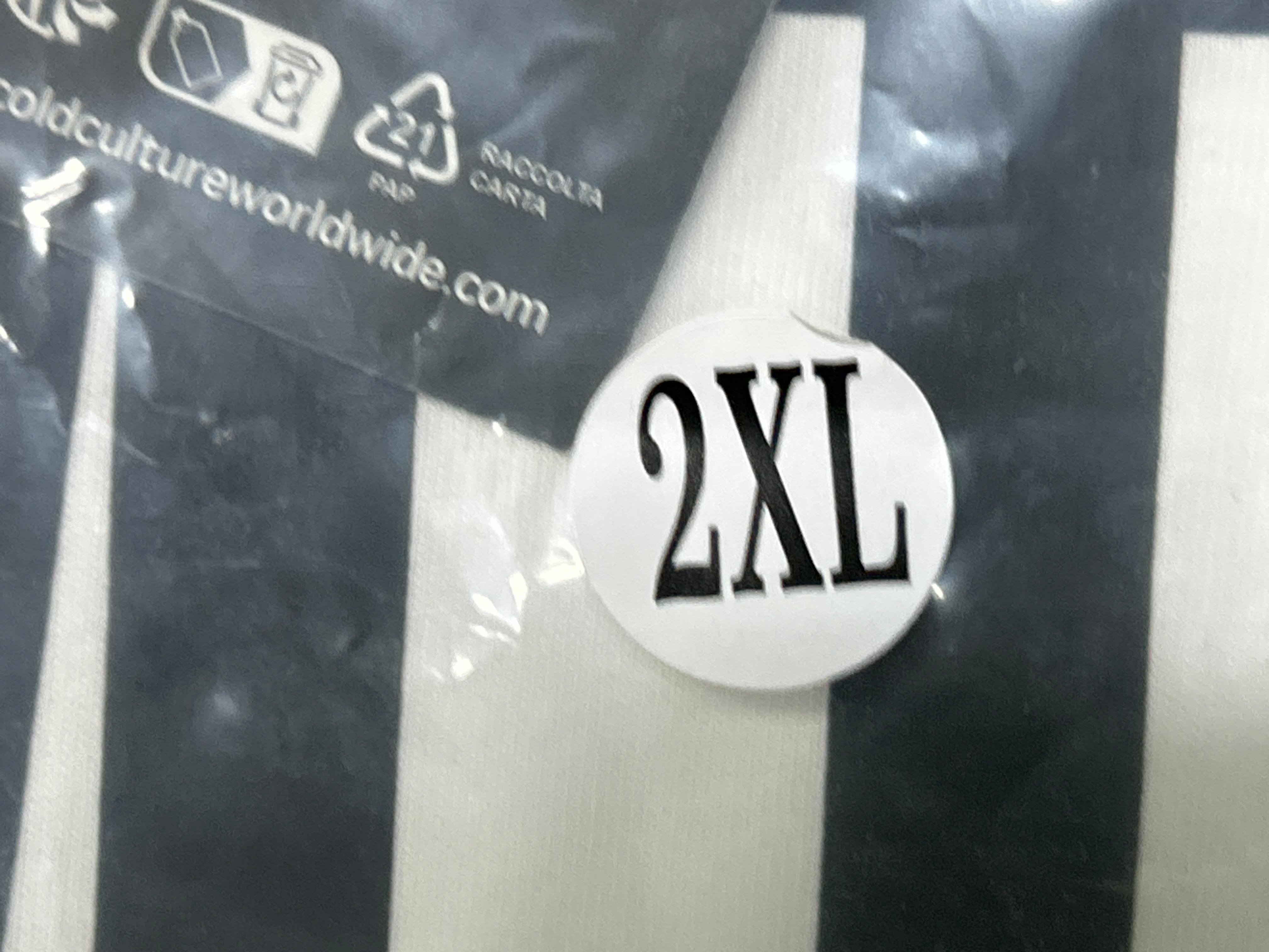 Foto QC 2 de Cold Culture T-shirt Boxy Cross Logo Black