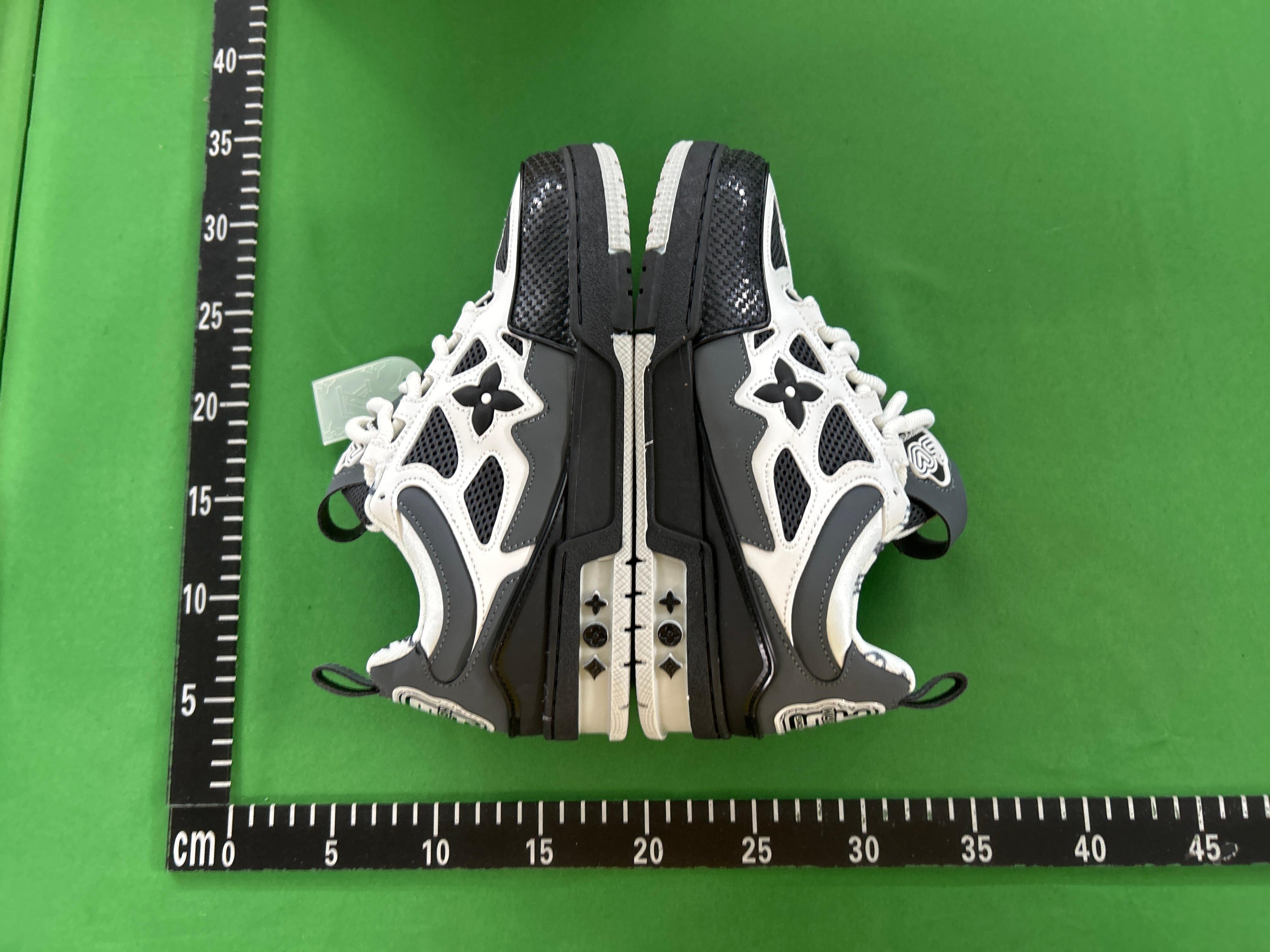Foto QC 5 de Louis Vuitton Skate Mesh Platform Low Black Crystals