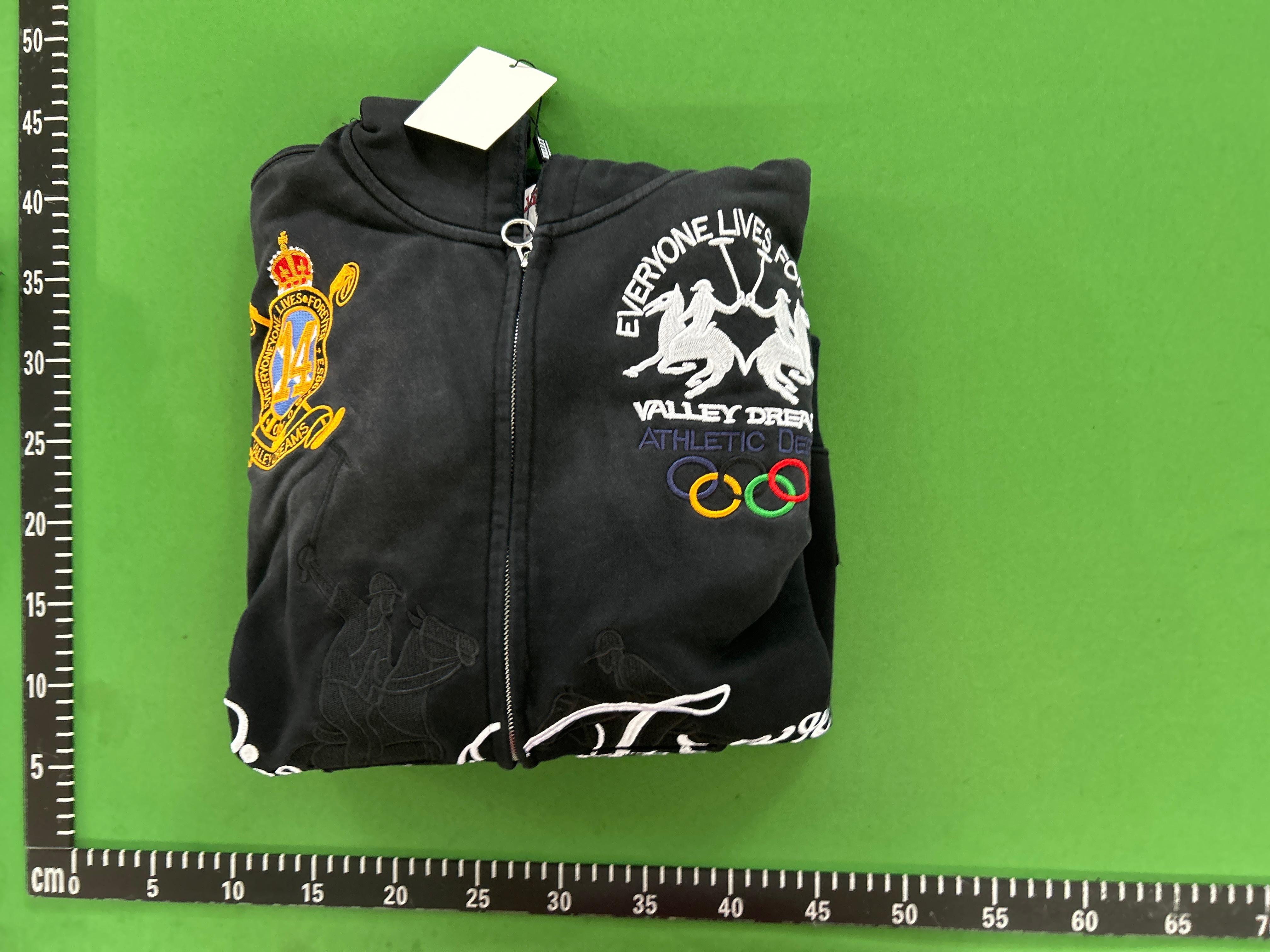 Foto QC 1 de Vale Forever Valley Dreams Heraldic Shield Pullover Hoodie Washed Black