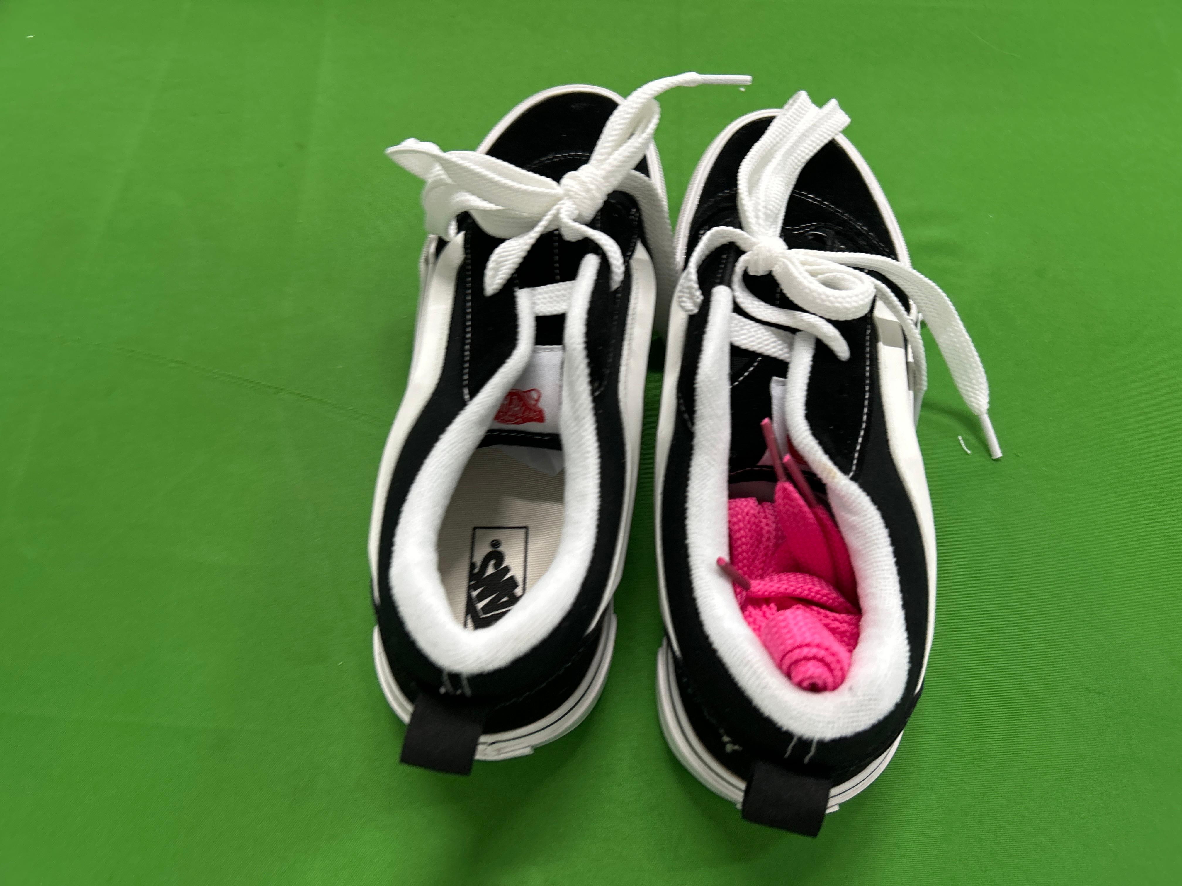 Foto QC 3 de Vans Knu Skool Low Black White VN0009QC6BT