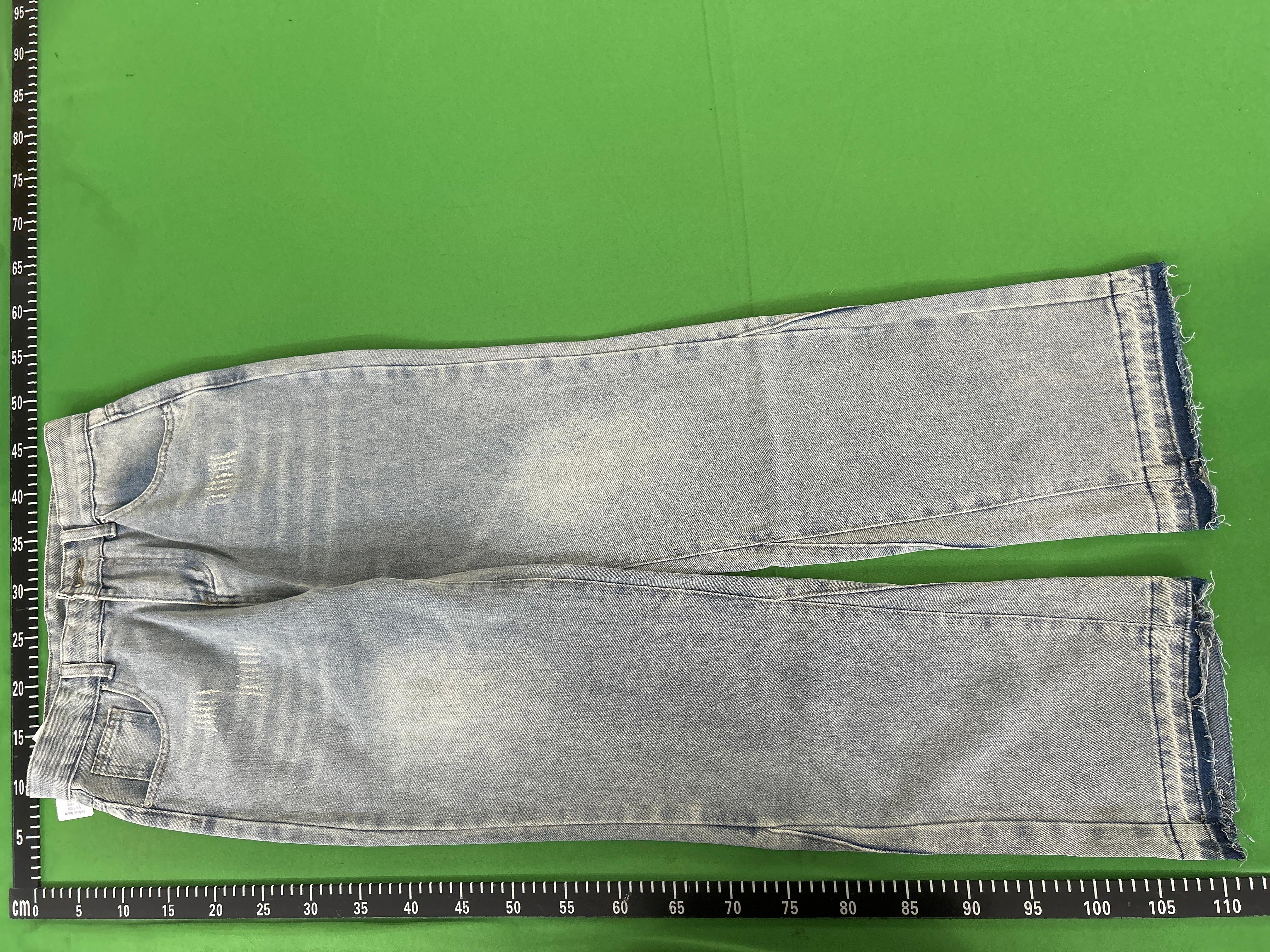 Foto QC 6 de Other Jeans American Retro Washed Distressed Raw Hem Flare Black