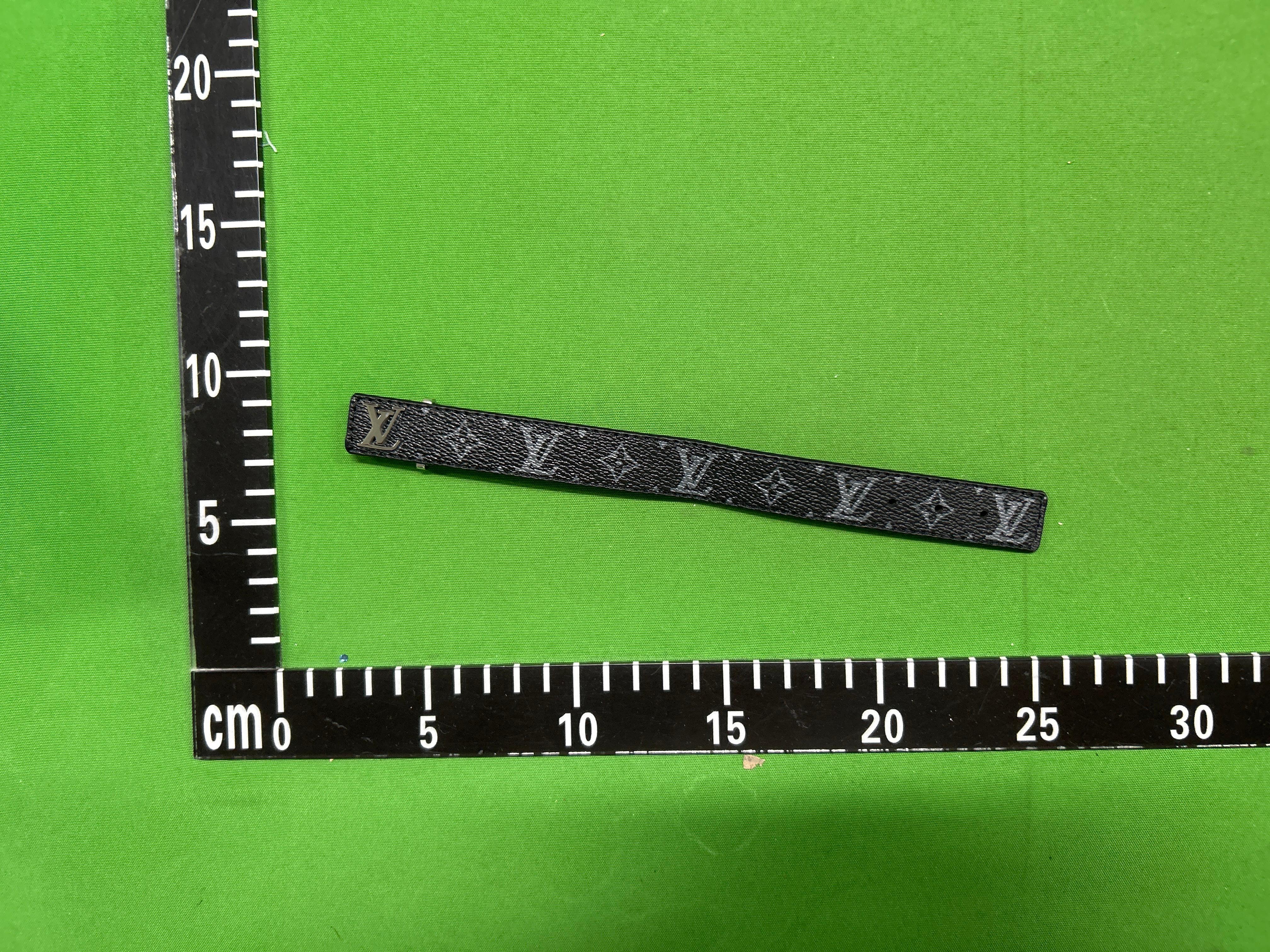 Foto QC 7 de Louis Vuitton Monogram Bracelet Leather Black
