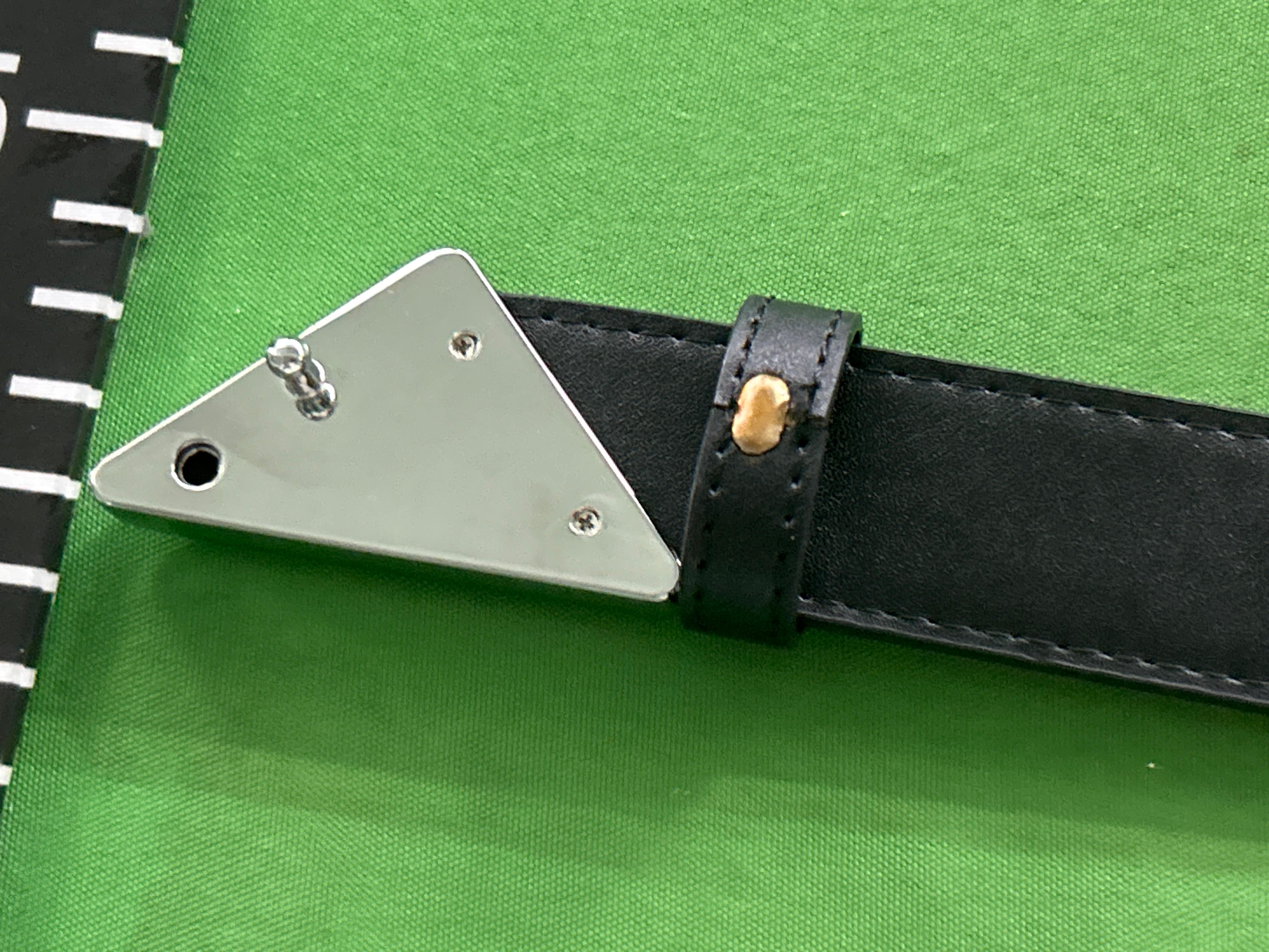 Foto QC 4 de Prada Triangle Logo Belt Black