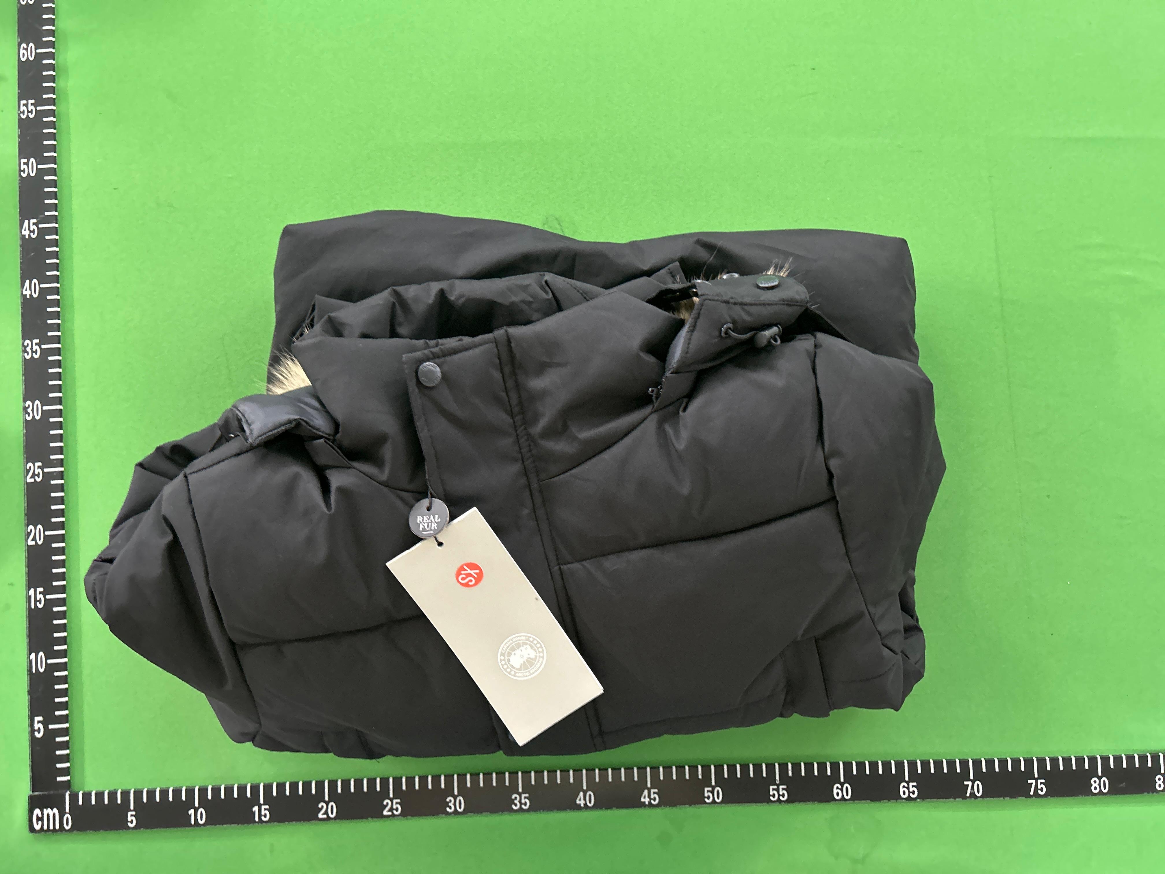 Foto QC 4 de Canada Goose Down Puffer Jacket Fur Hood Black