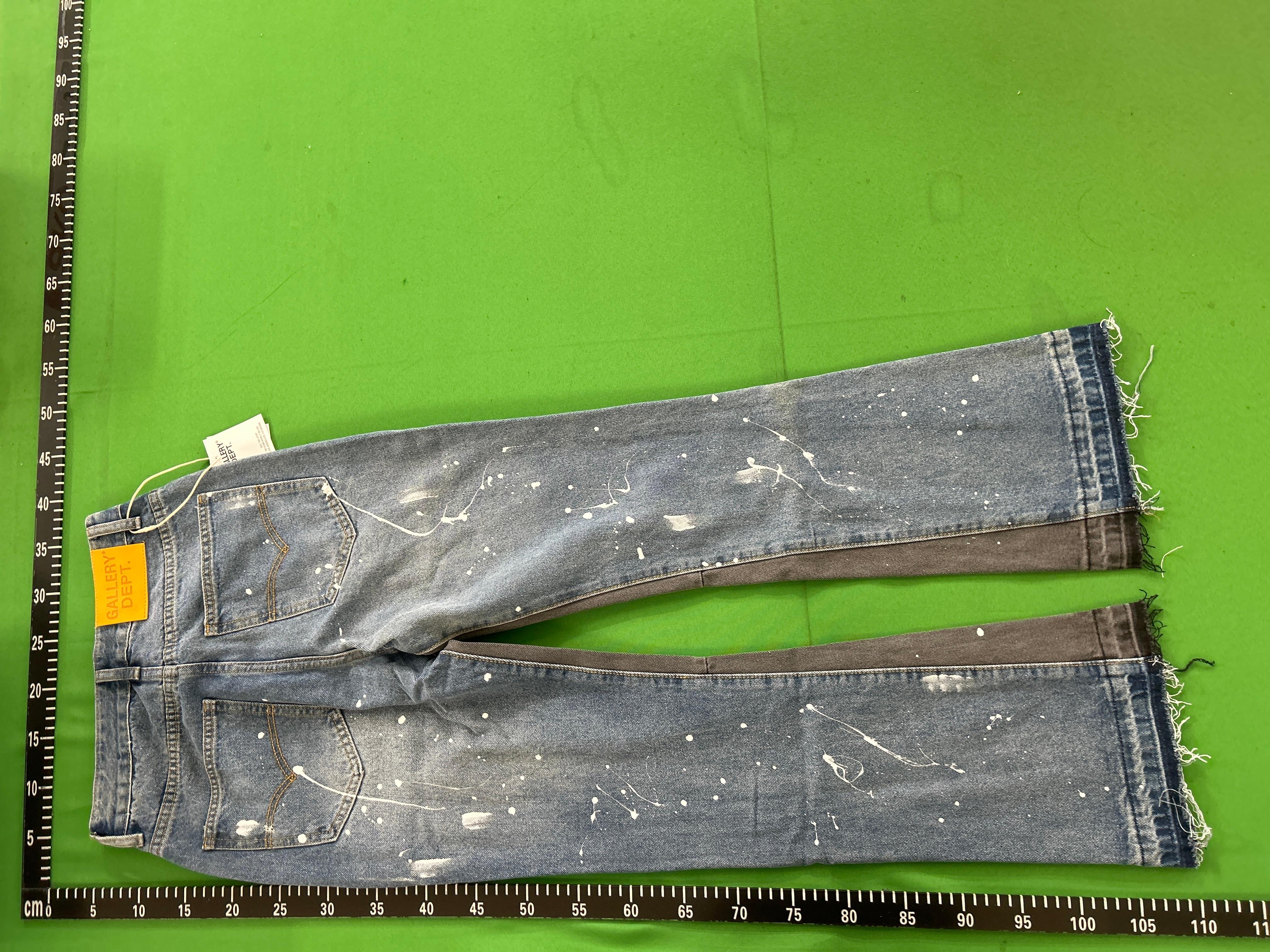 Foto QC 4 de Gallery Dept. LA Flare Jeans Paint Splatter Grey