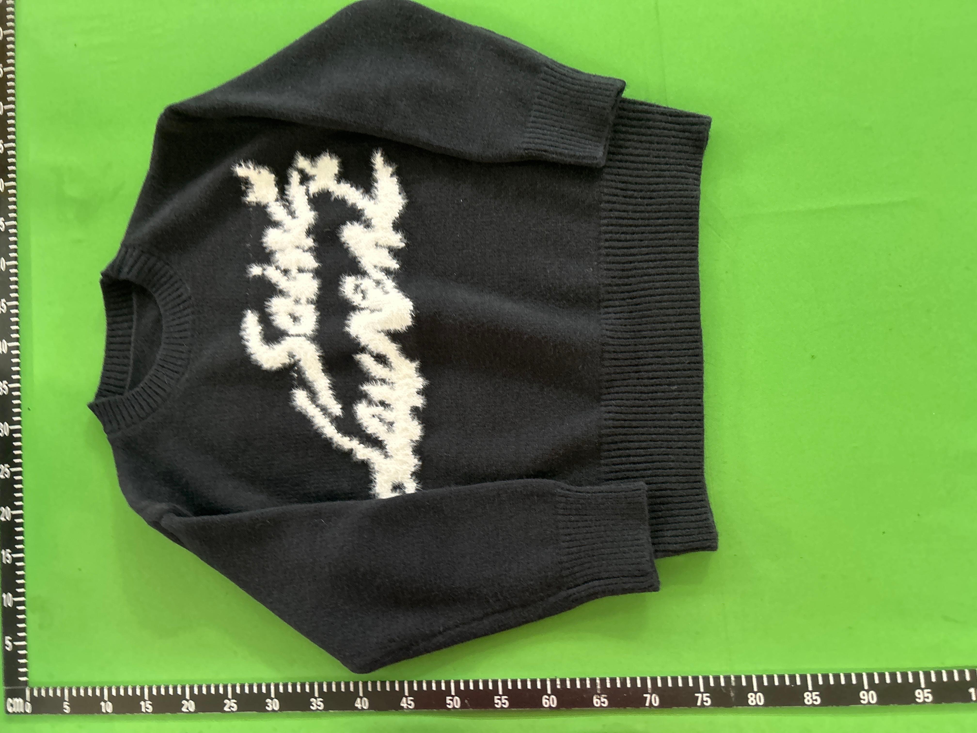Foto QC 2 de Saint Laurent Signature Mohair Crewneck Sweater Black