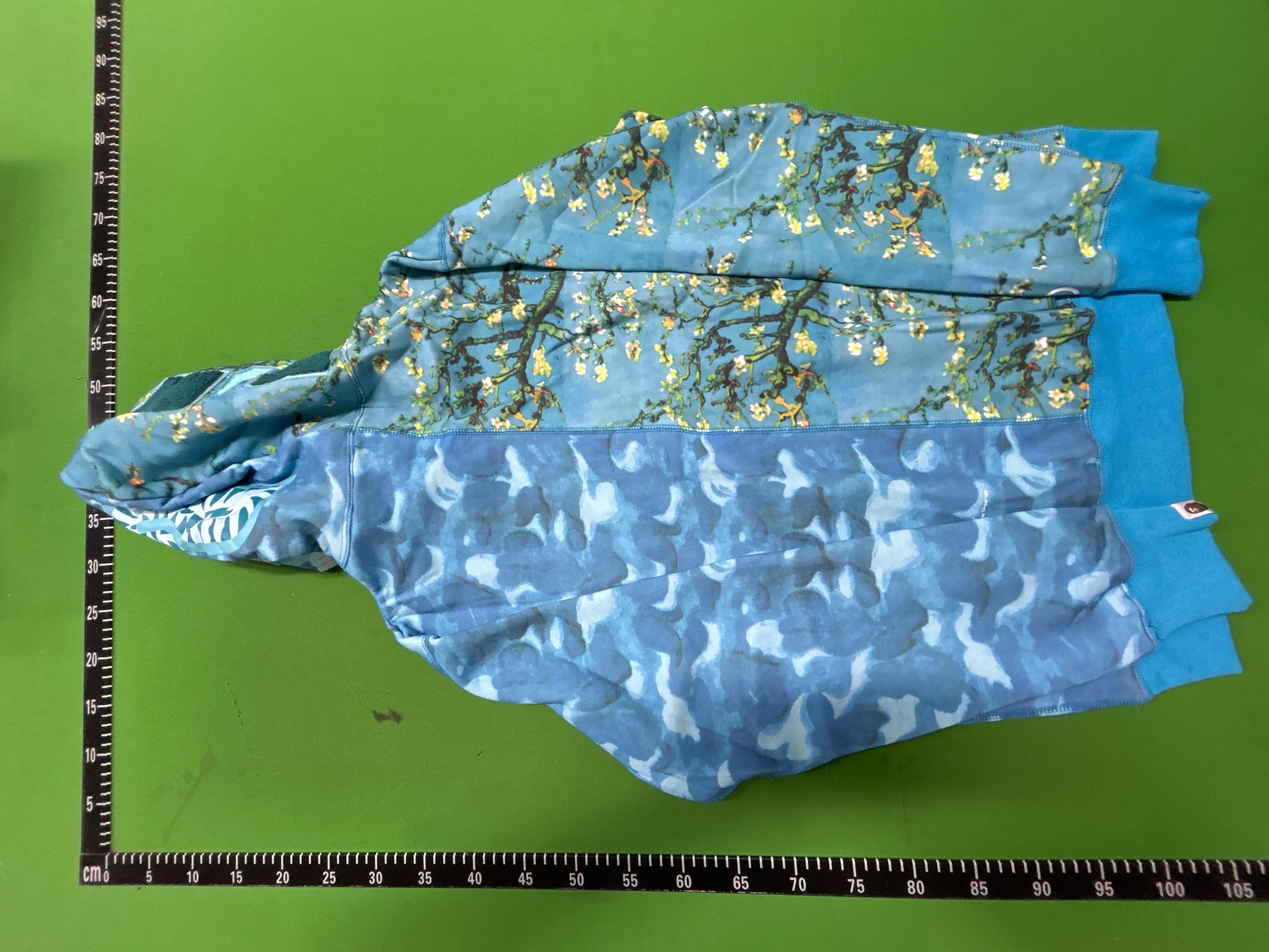 Foto QC 4 de BAPE Van Gogh Museum Shark Zip Sweater Almond Blossom Camo Teal