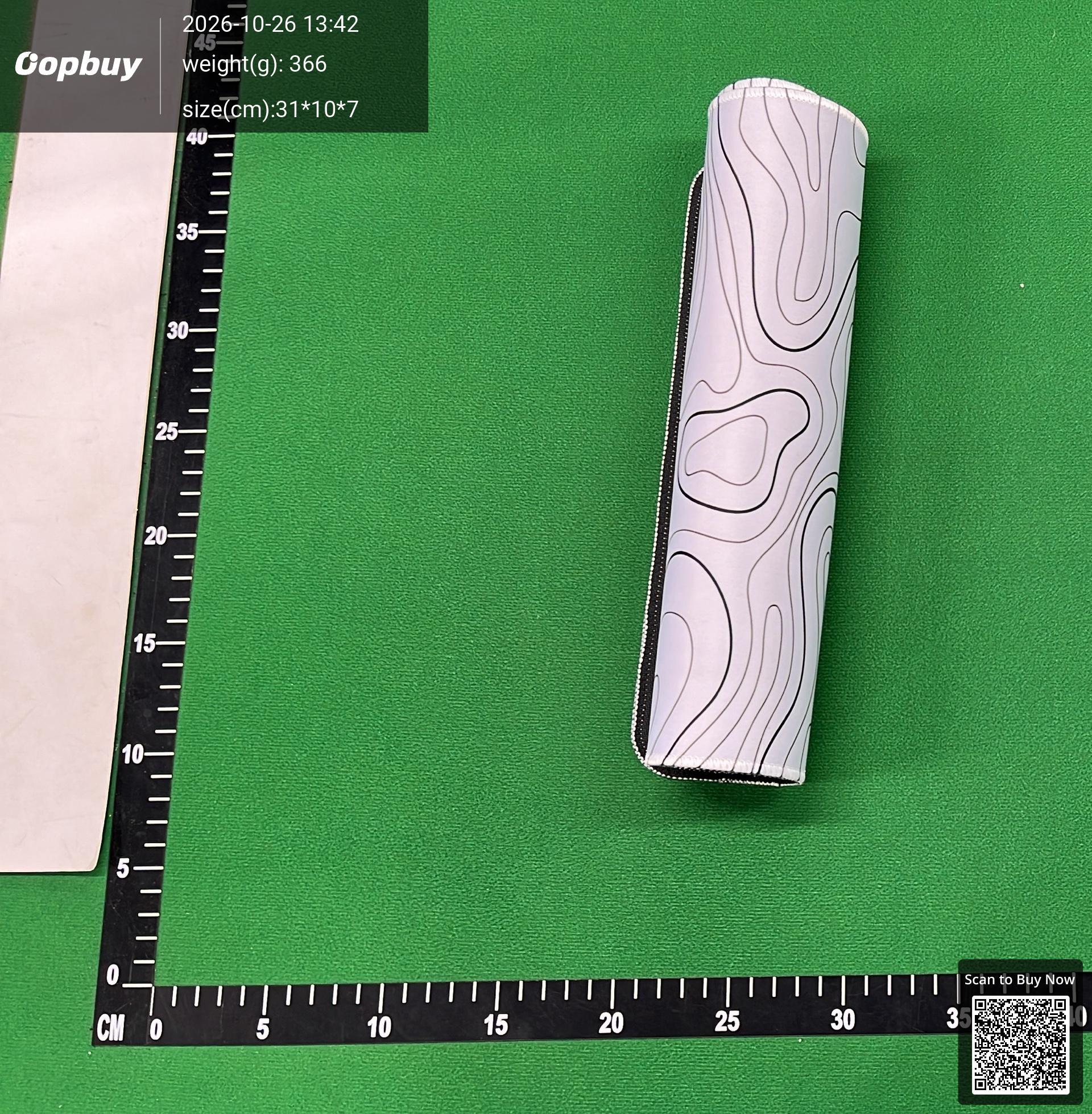 Foto QC 5 de Cherry Blossom Desk Mat Black