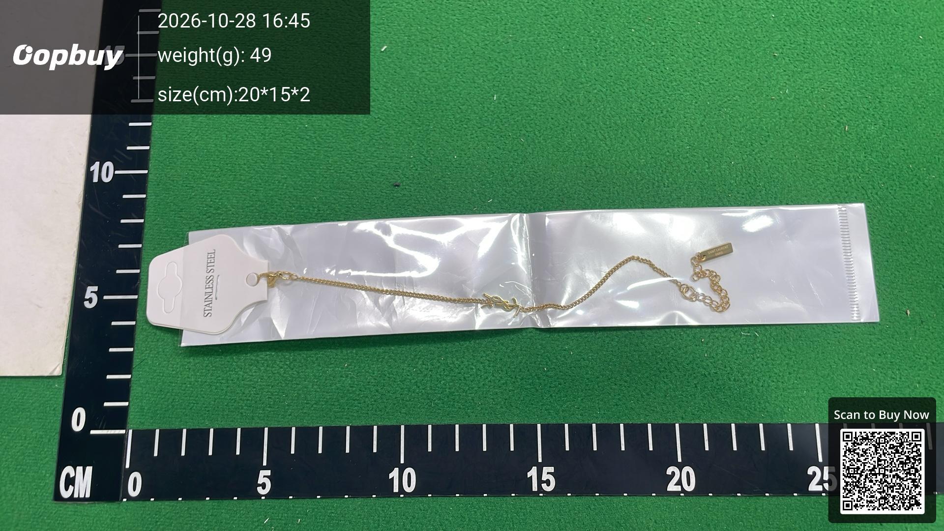 Foto QC 1 de Saint Laurent Cassandre Earrings Metal Silver