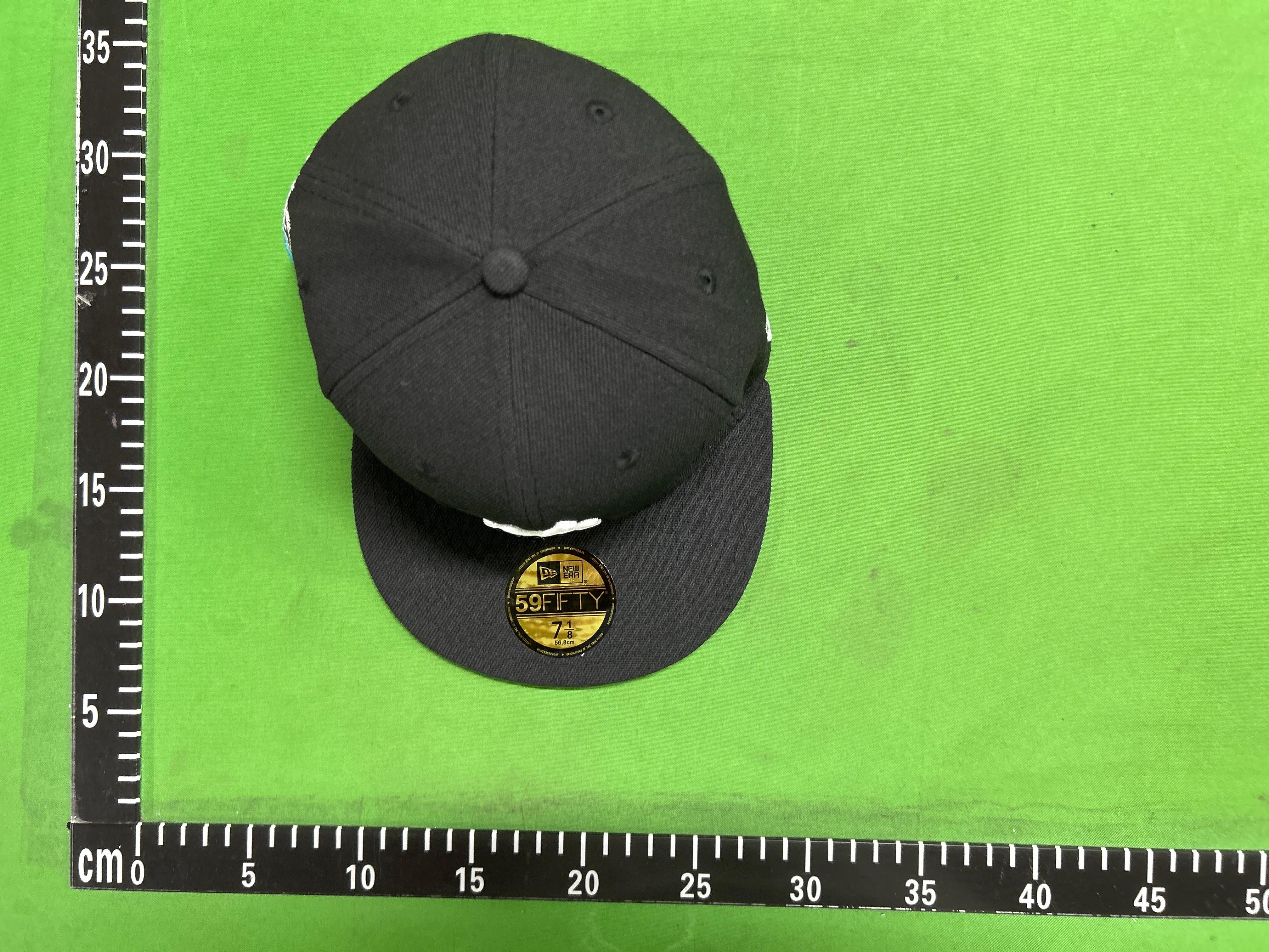 Foto QC 8 de New Era New York Yankees 1999 World Series Echo Cap Black