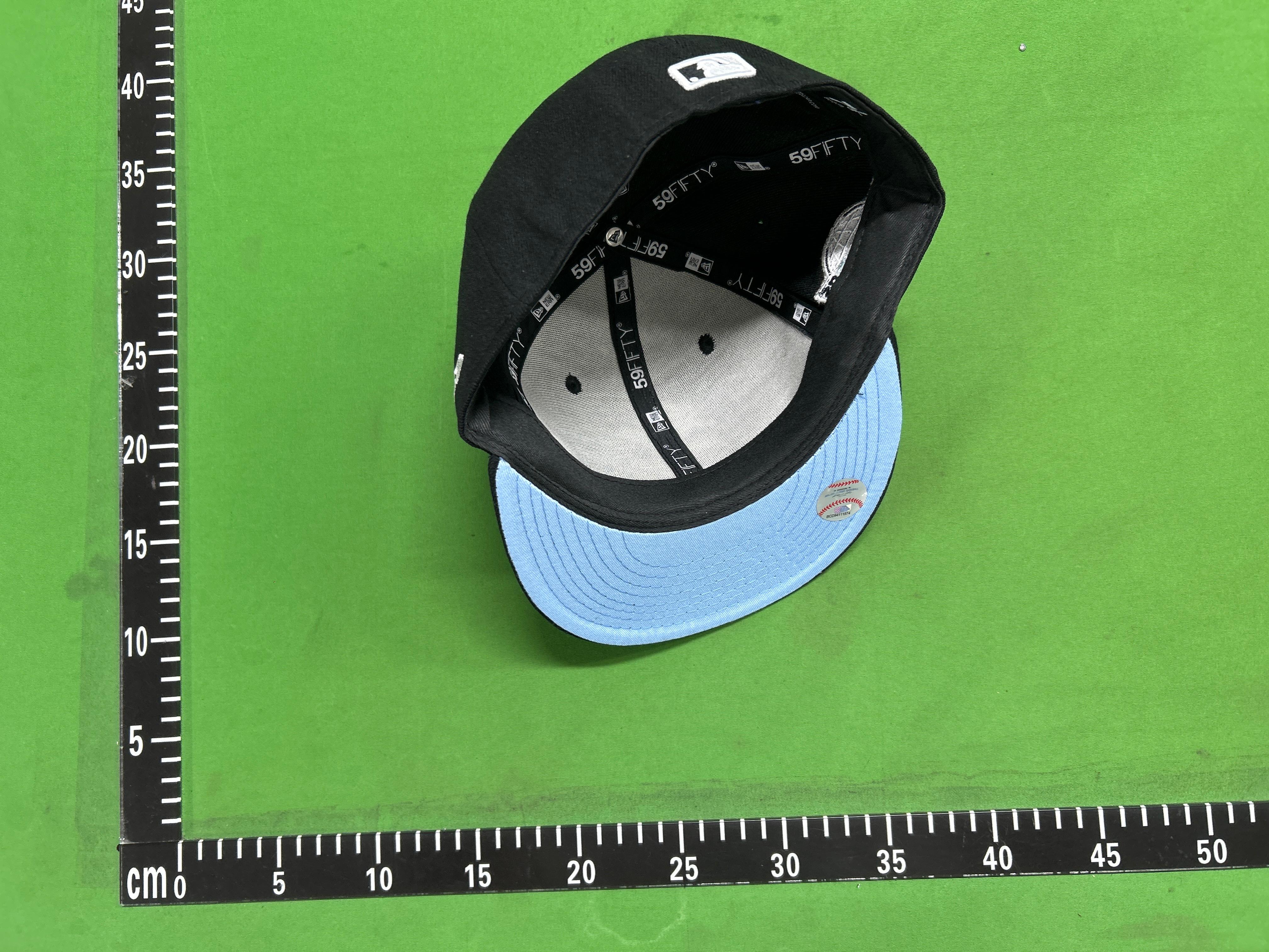 Foto QC 6 de New Era New York Yankees 1999 World Series Echo Cap Black
