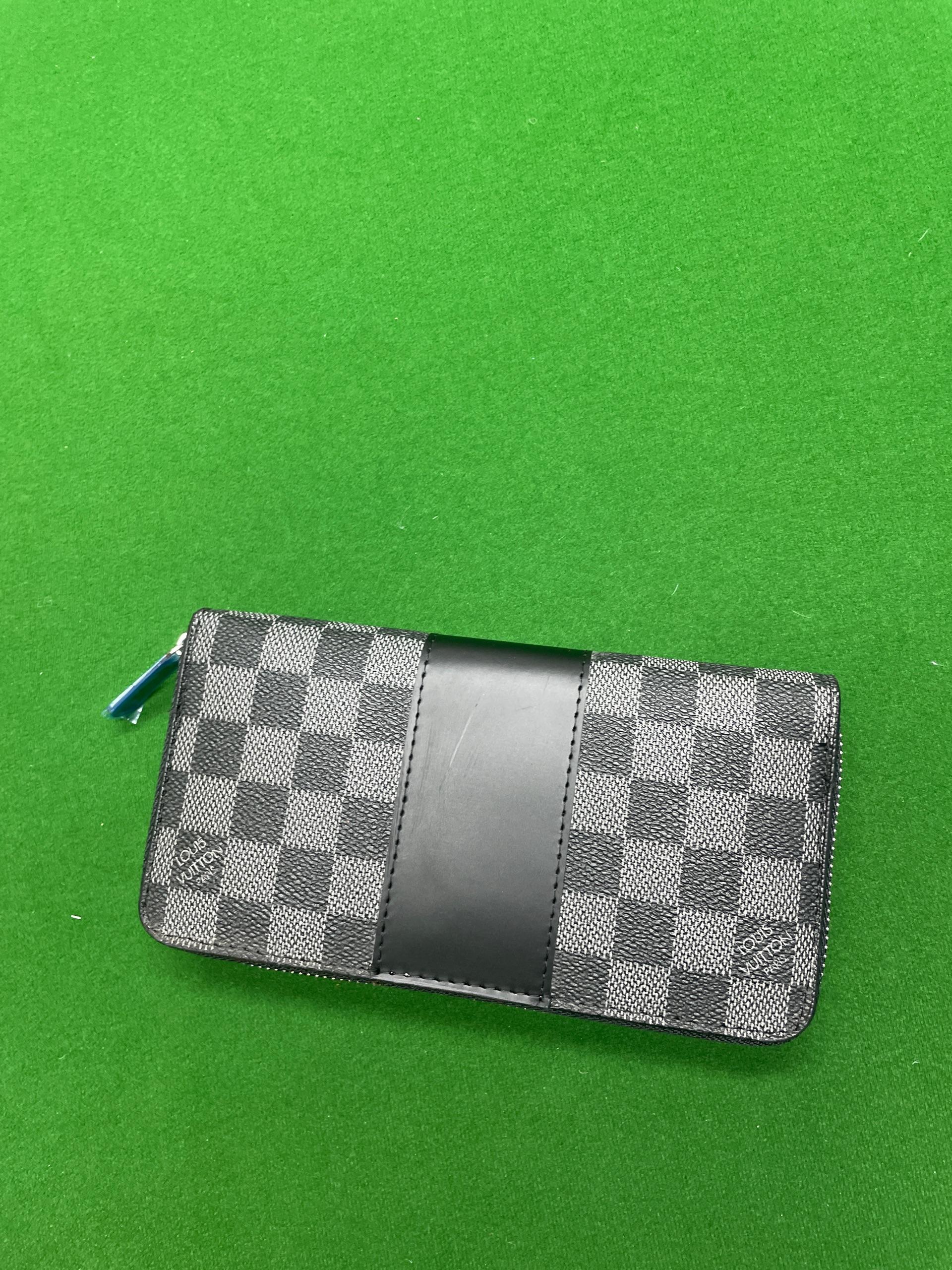 Foto QC 4 de Louis Vuitton Zippy Wallet Damier Azur White