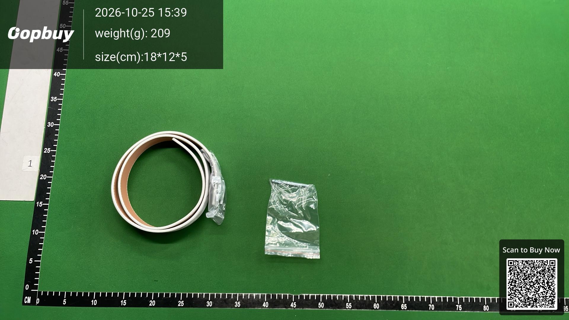 Foto QC 6 de Louis Vuitton LV Initiales Reversible Belt Monogram Watercolor