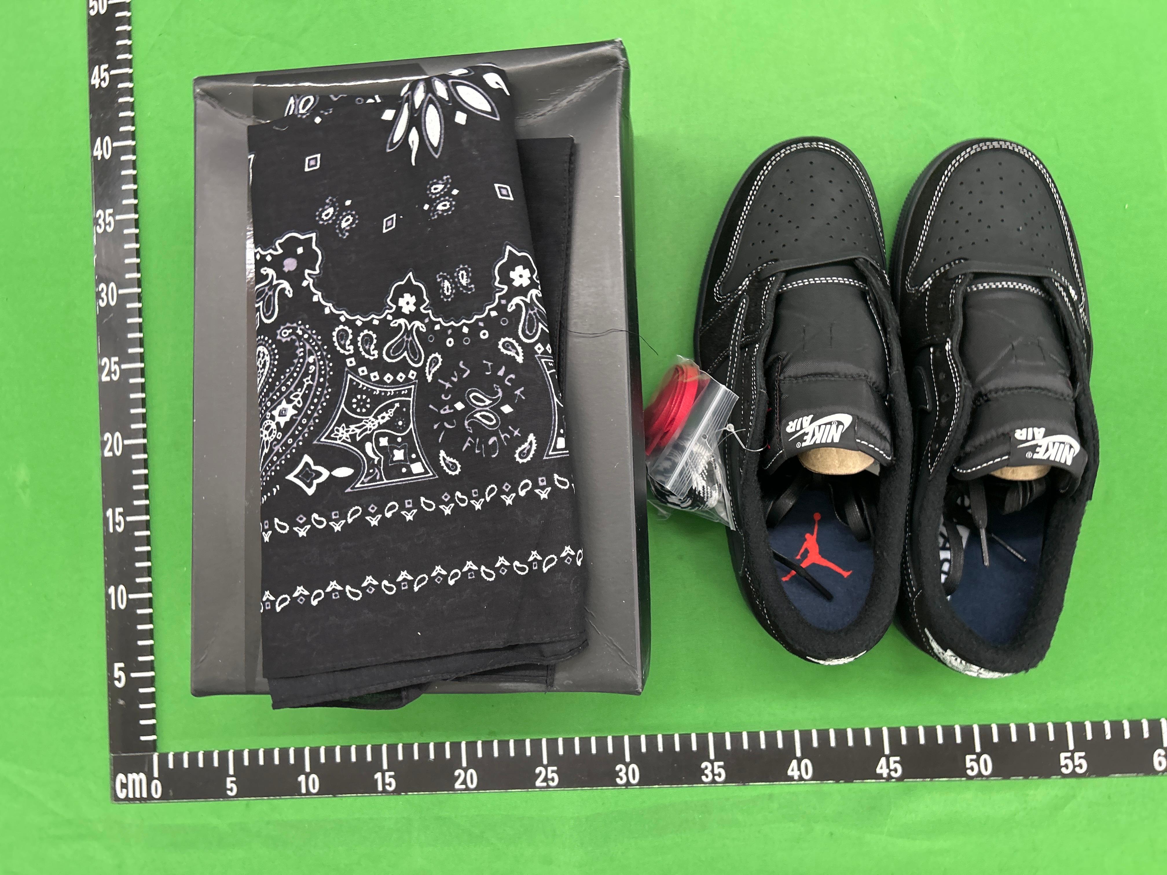 Foto QC 3 de Jordan 1 Retro Low OG SP Travis Scott Shy Pink IQ7604-101