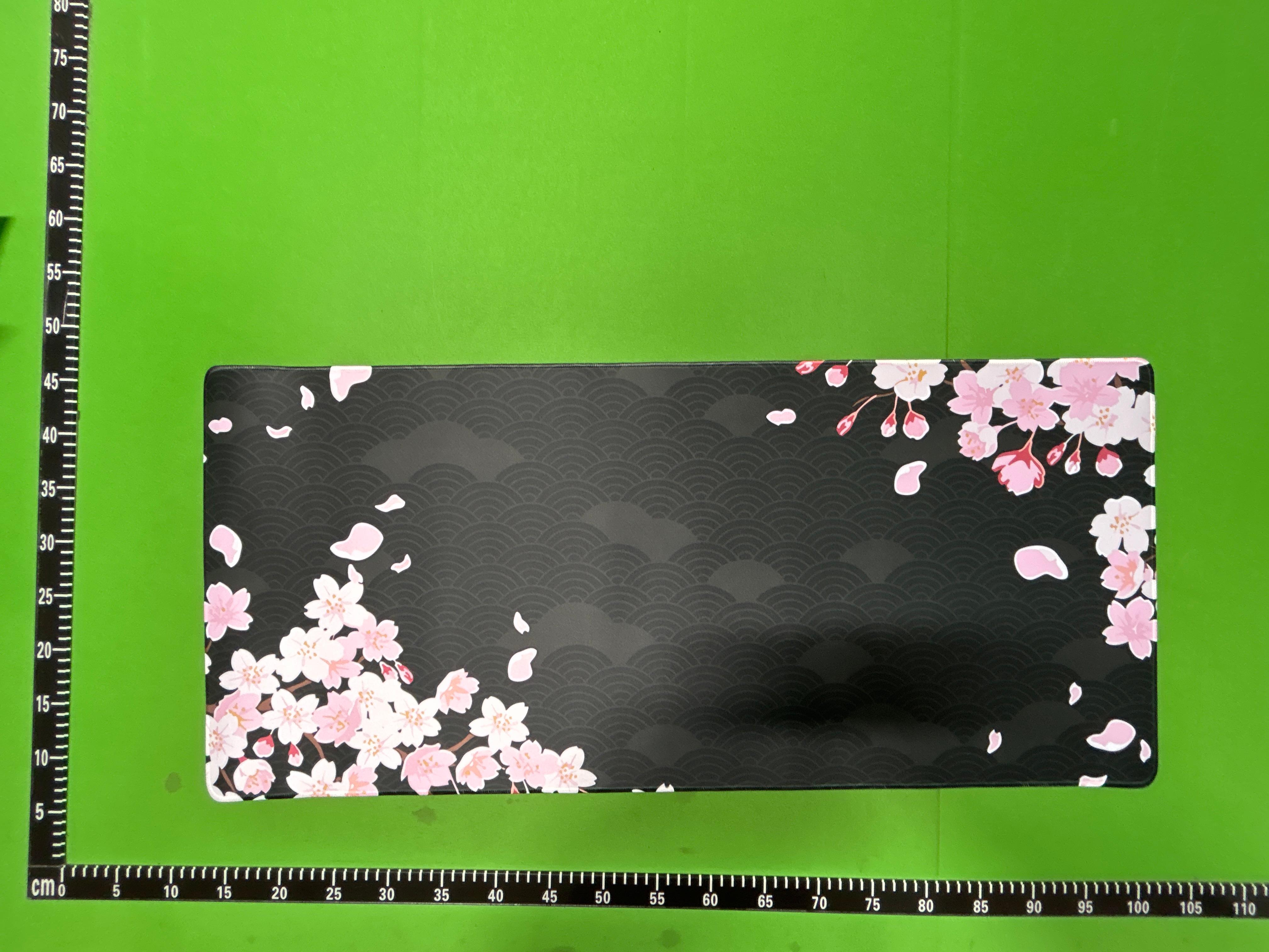 Foto QC 7 de Cherry Blossom Desk Mat Black