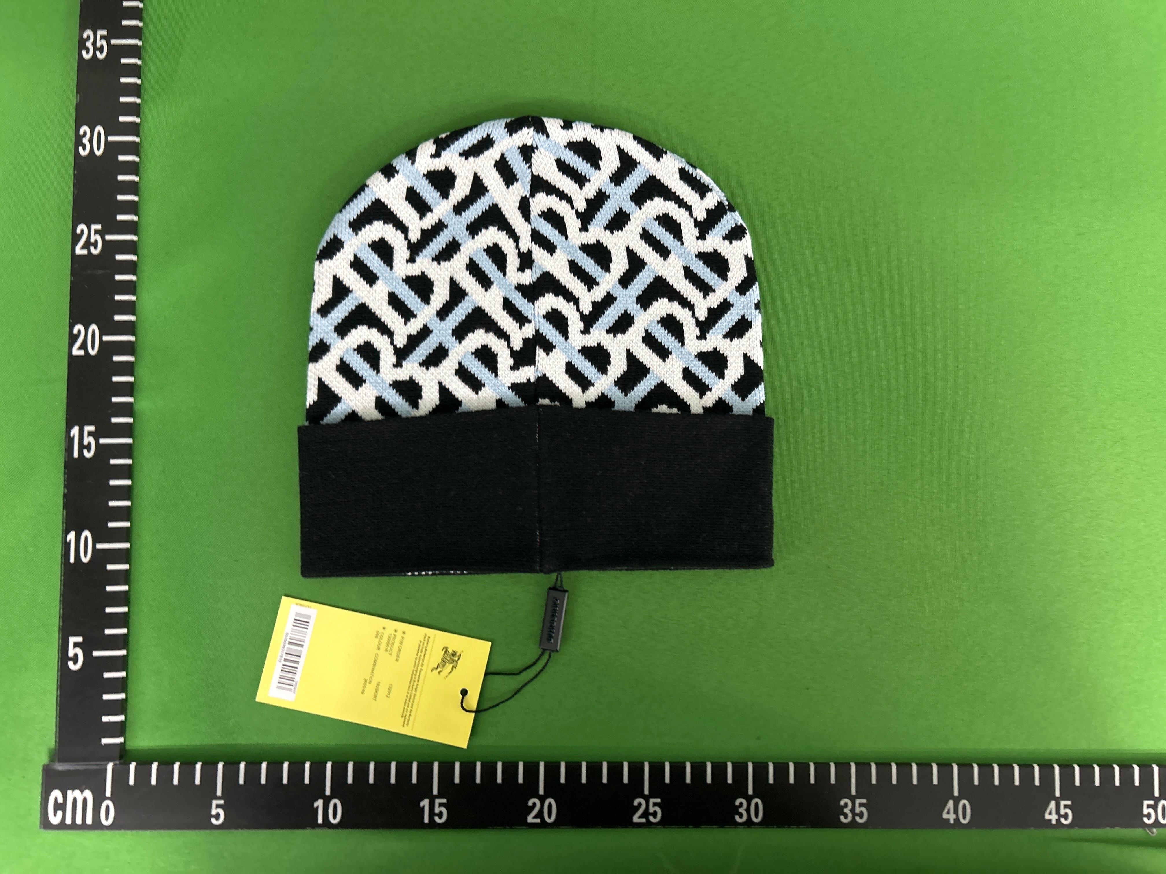 Foto QC 4 de Burberry TB Monogram Beanie Red