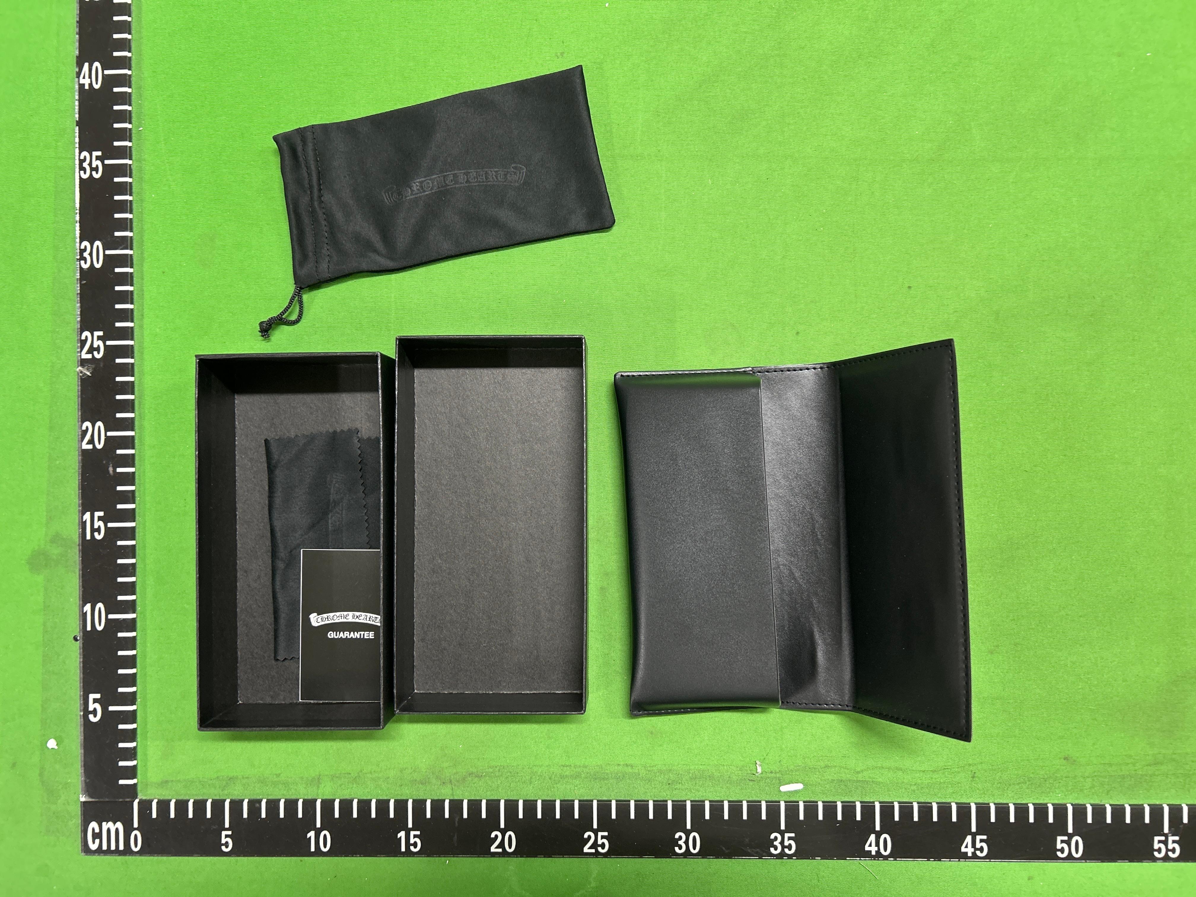 Foto QC 6 de Generic Eyewear Case Set Brown