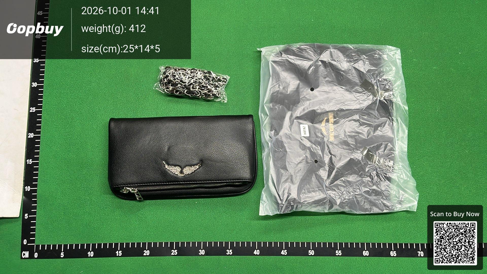 Foto QC 8 de Other Rock Envelope Crossbody Bag Black Grained Leather