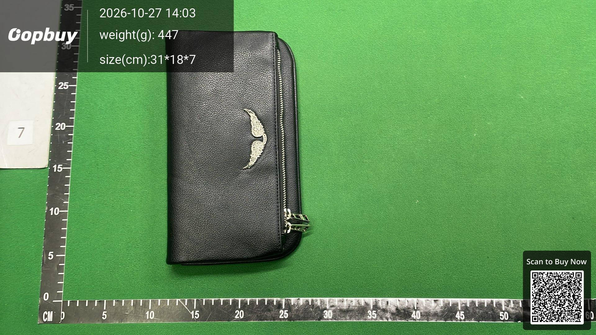 Foto QC 1 de Other Rock Envelope Crossbody Bag Black Grained Leather