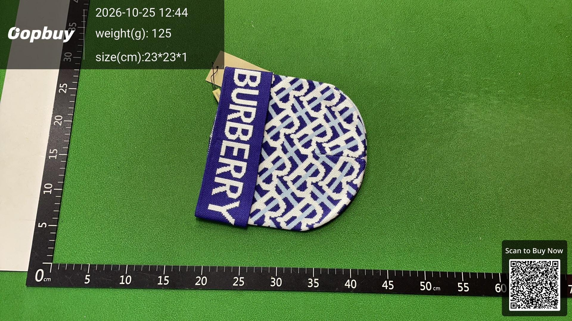 Foto QC 6 de Burberry TB Monogram Beanie Red