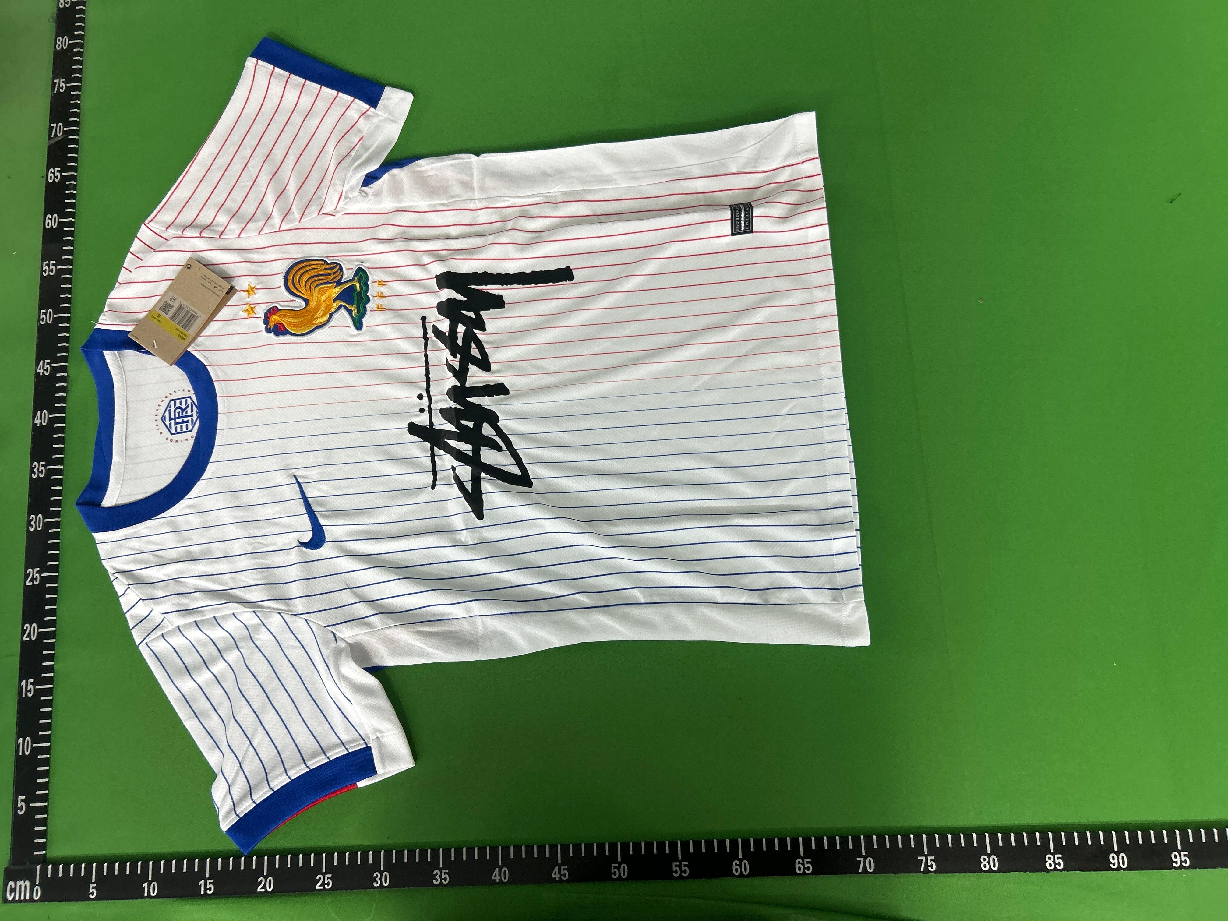 Foto QC 7 de Corteiz x Nike x Canada Home Jersey Red