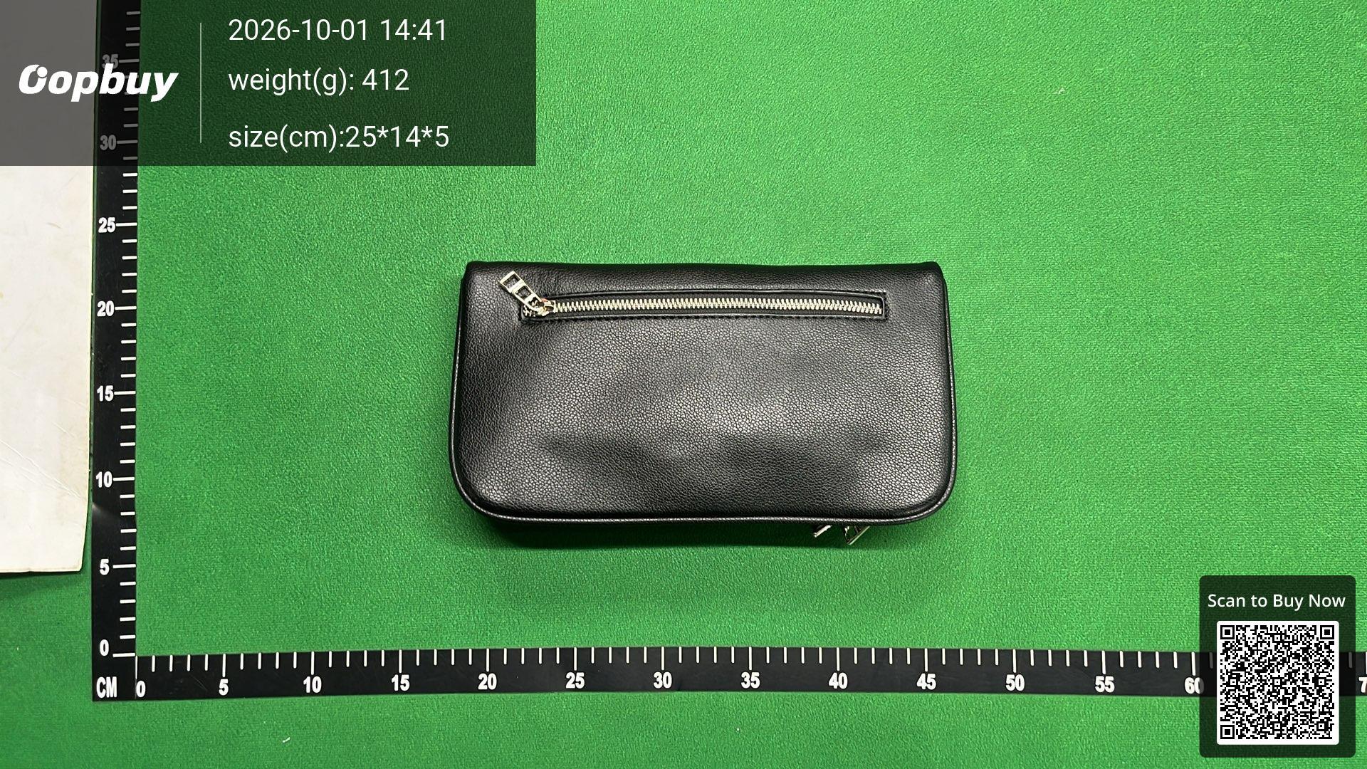 Foto QC 7 de Other Rock Envelope Crossbody Bag Black Grained Leather