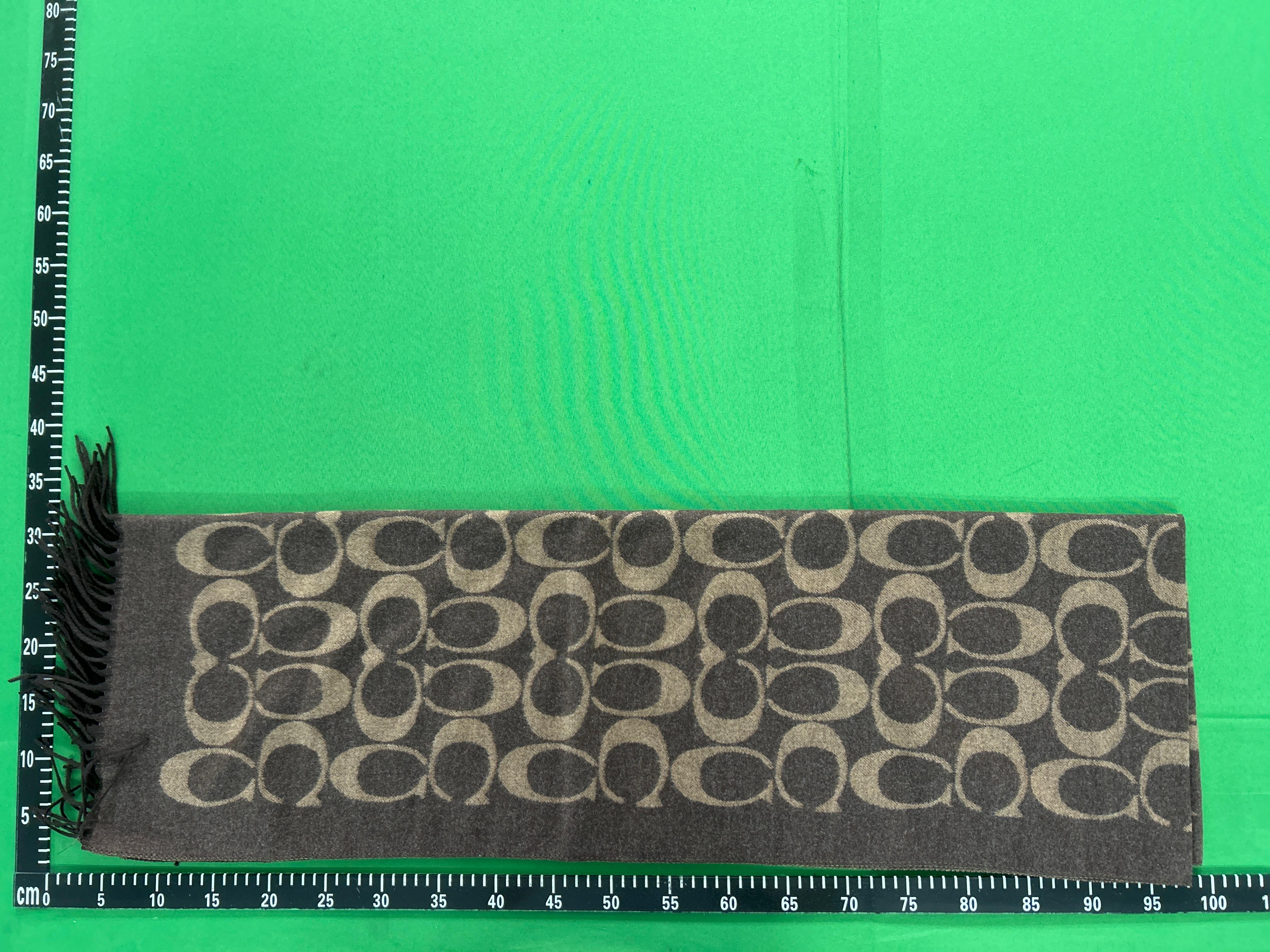 Foto QC 5 de Coach Signature Scarf Brown