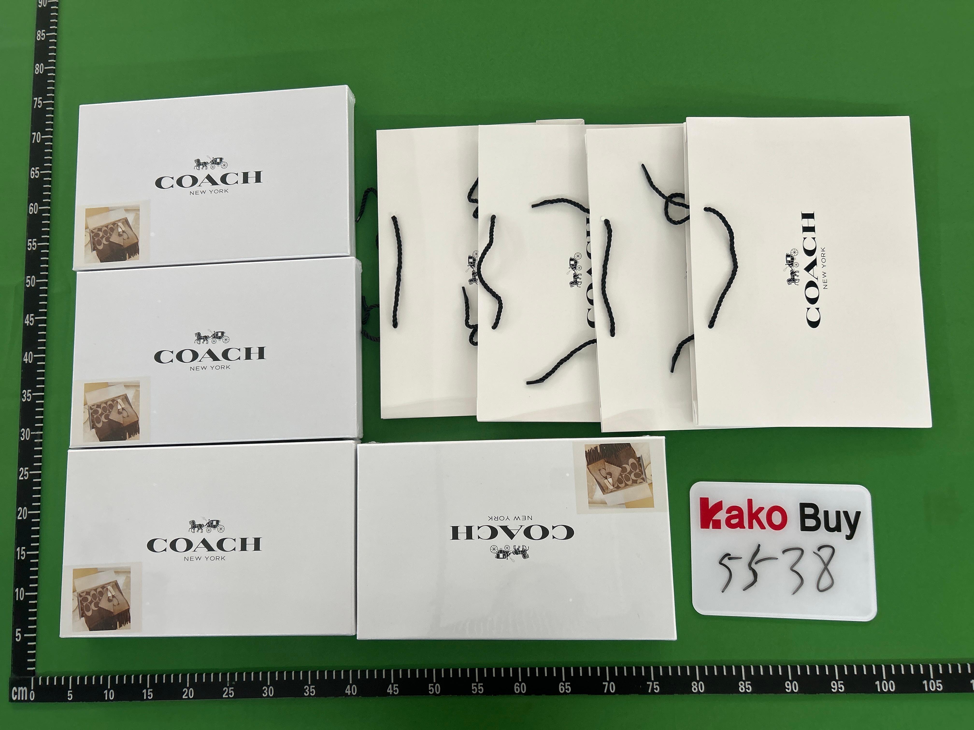 Foto QC 8 de Coach Signature Scarf Brown