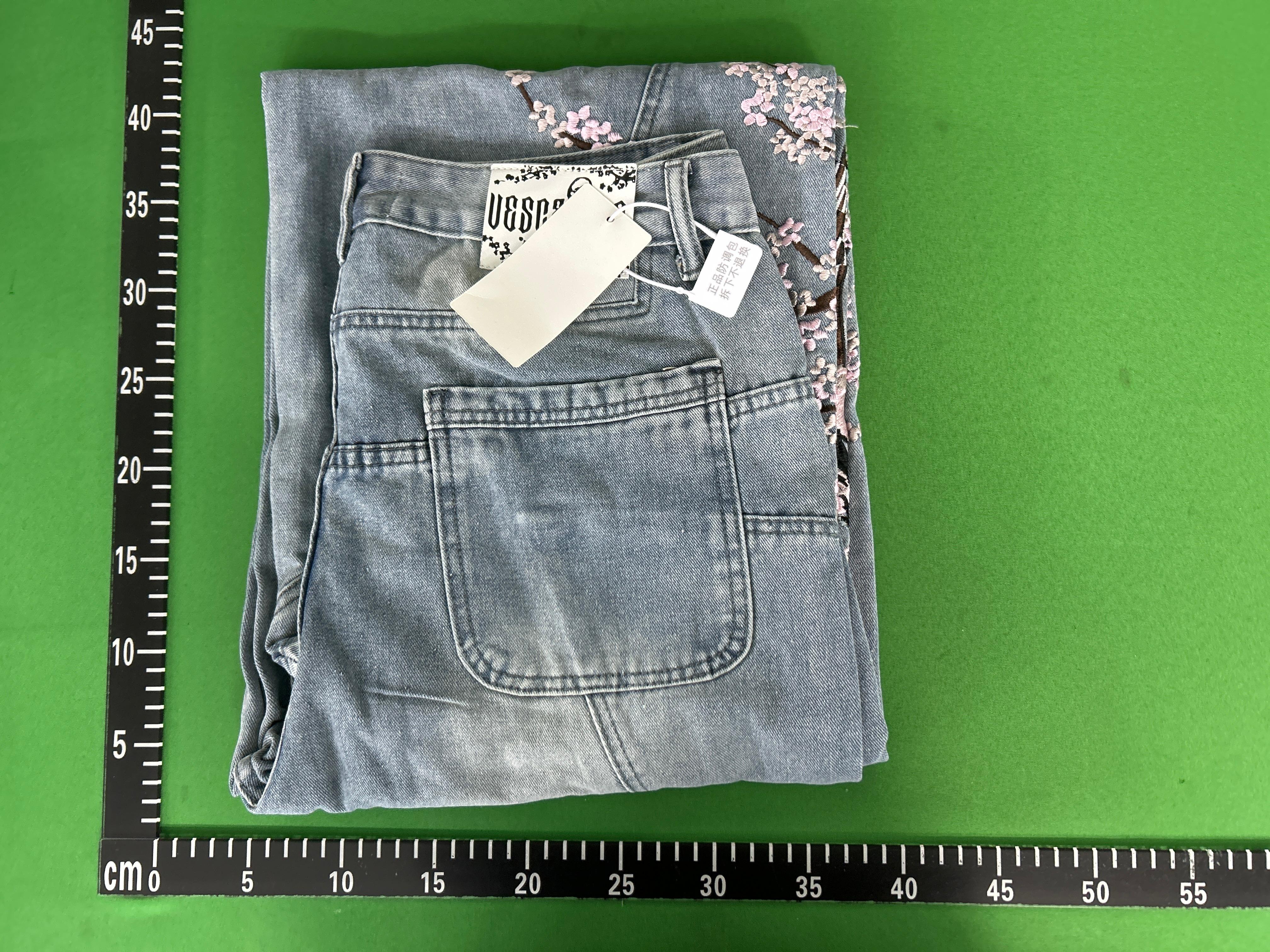 Foto QC 5 de Vescartes Solace Jeans Samurai Spider Lily Embroidery Washed Black