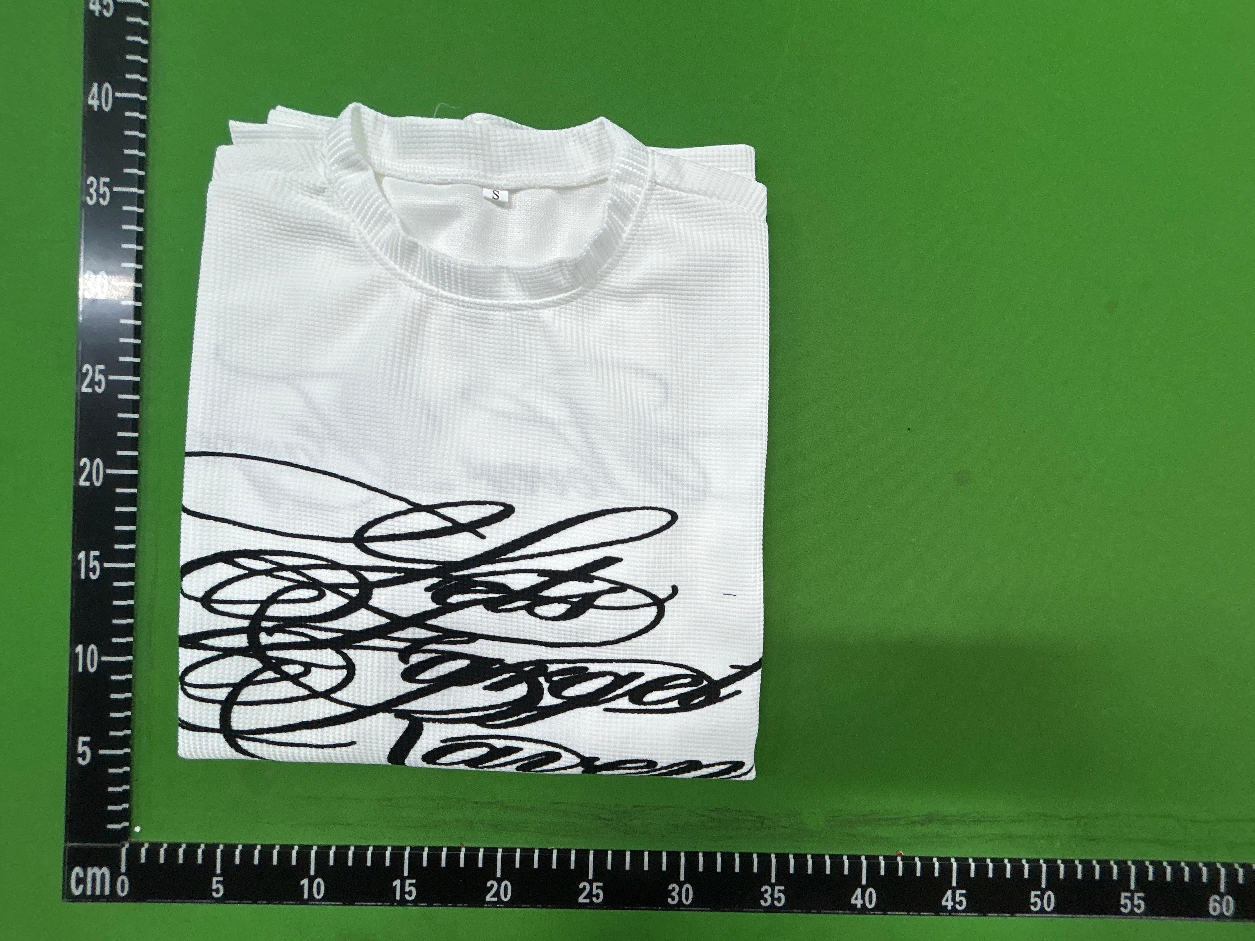 Foto QC 5 de Unbranded T-shirt Never Forget Rhinestone Black