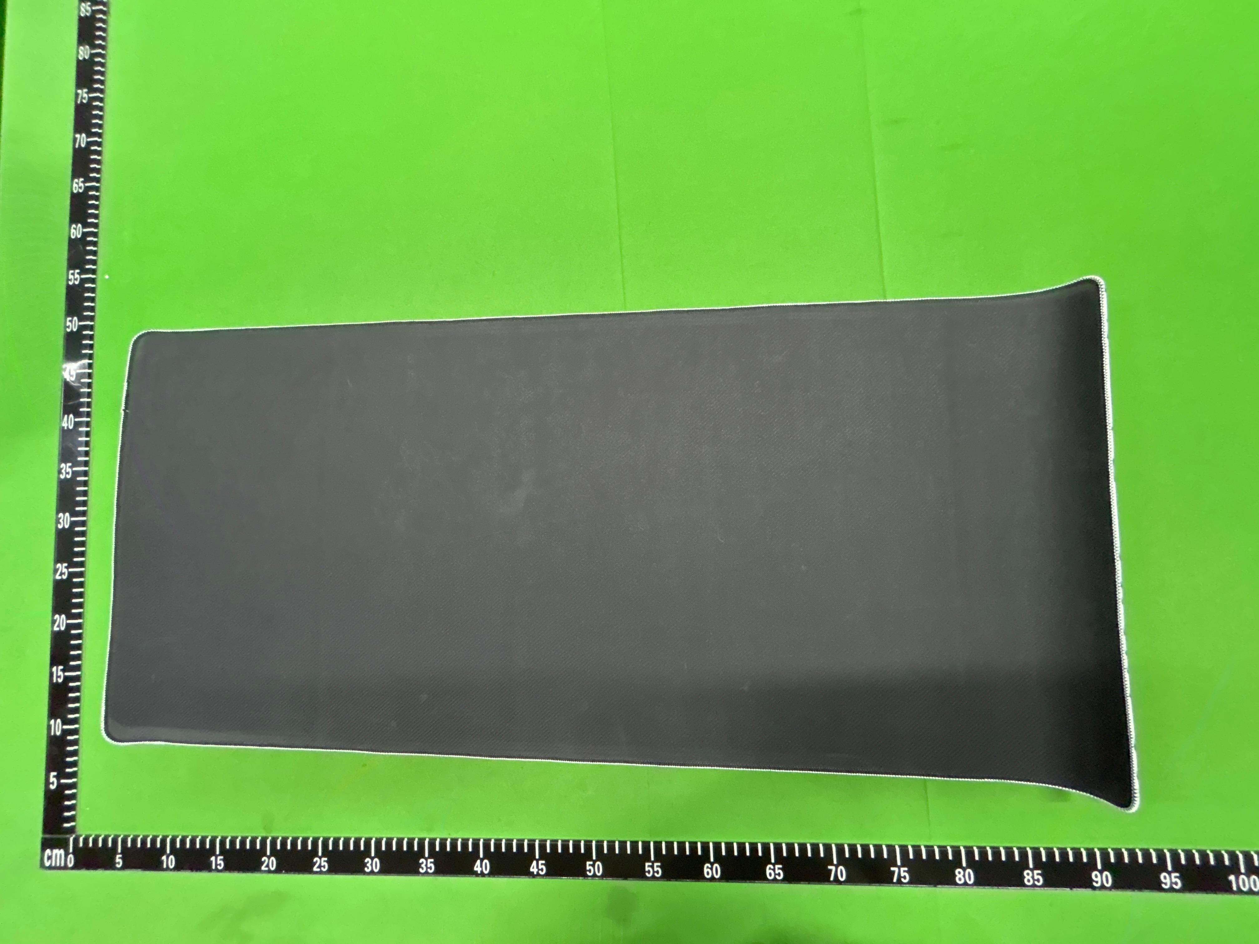 Foto QC 1 de Cherry Blossom Desk Mat Black