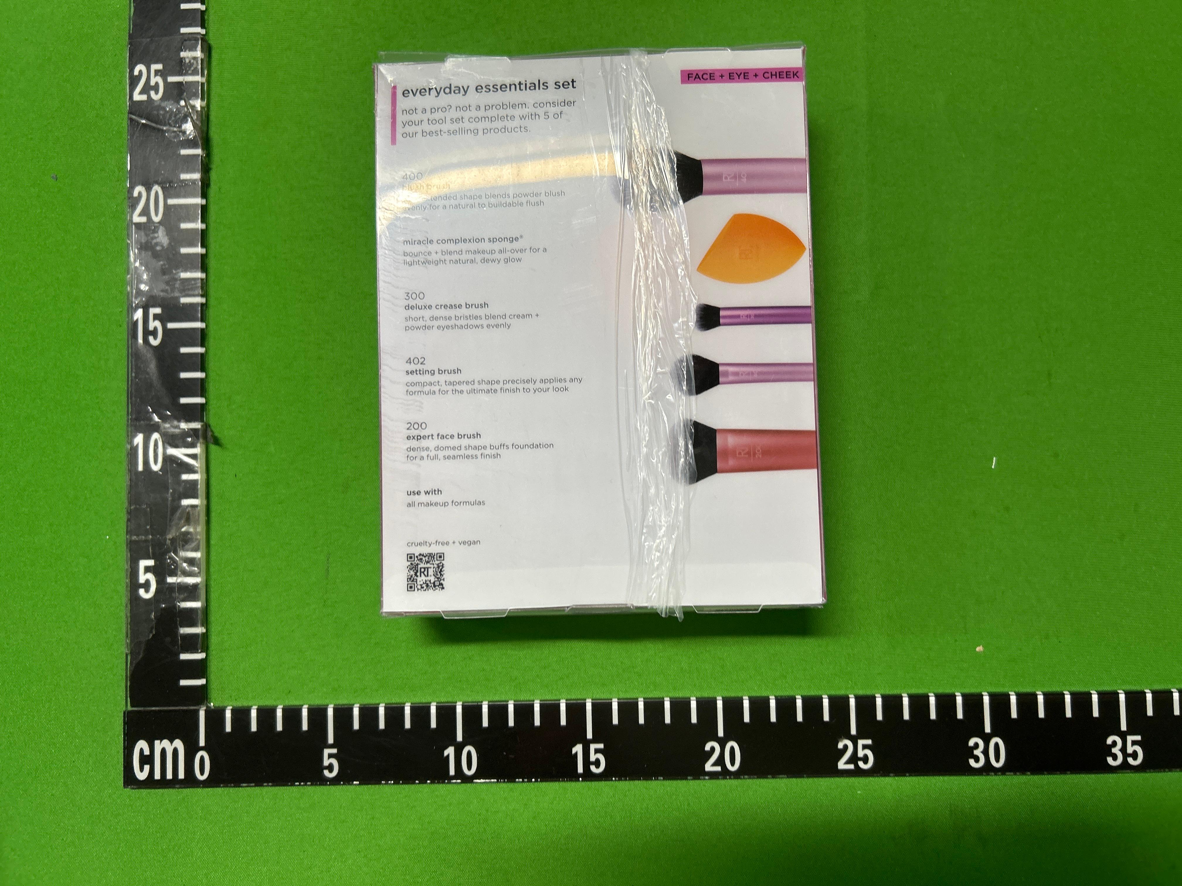 Foto QC 2 de Real Techniques Seamless Complexion Brush