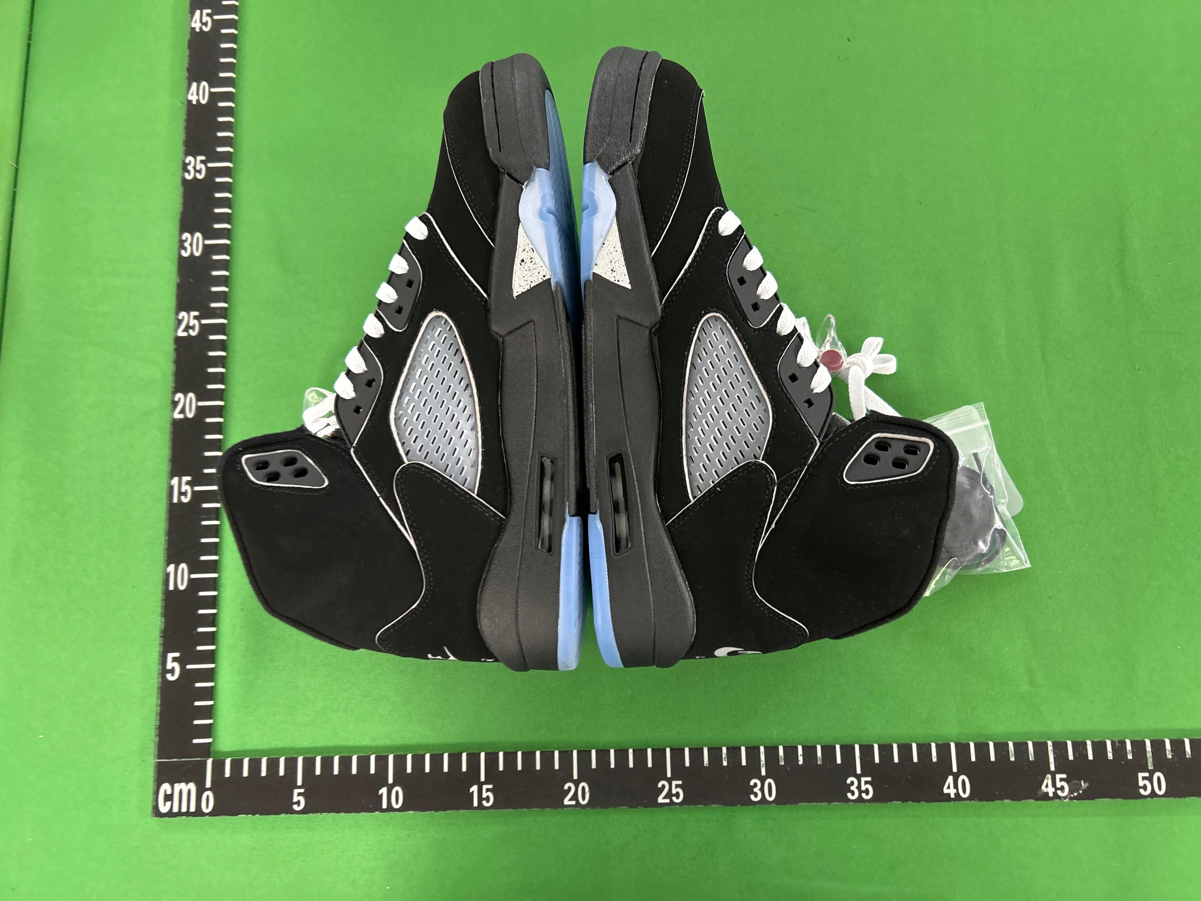 Foto QC 4 de Jordan 5 Retro Supreme White 824371-101