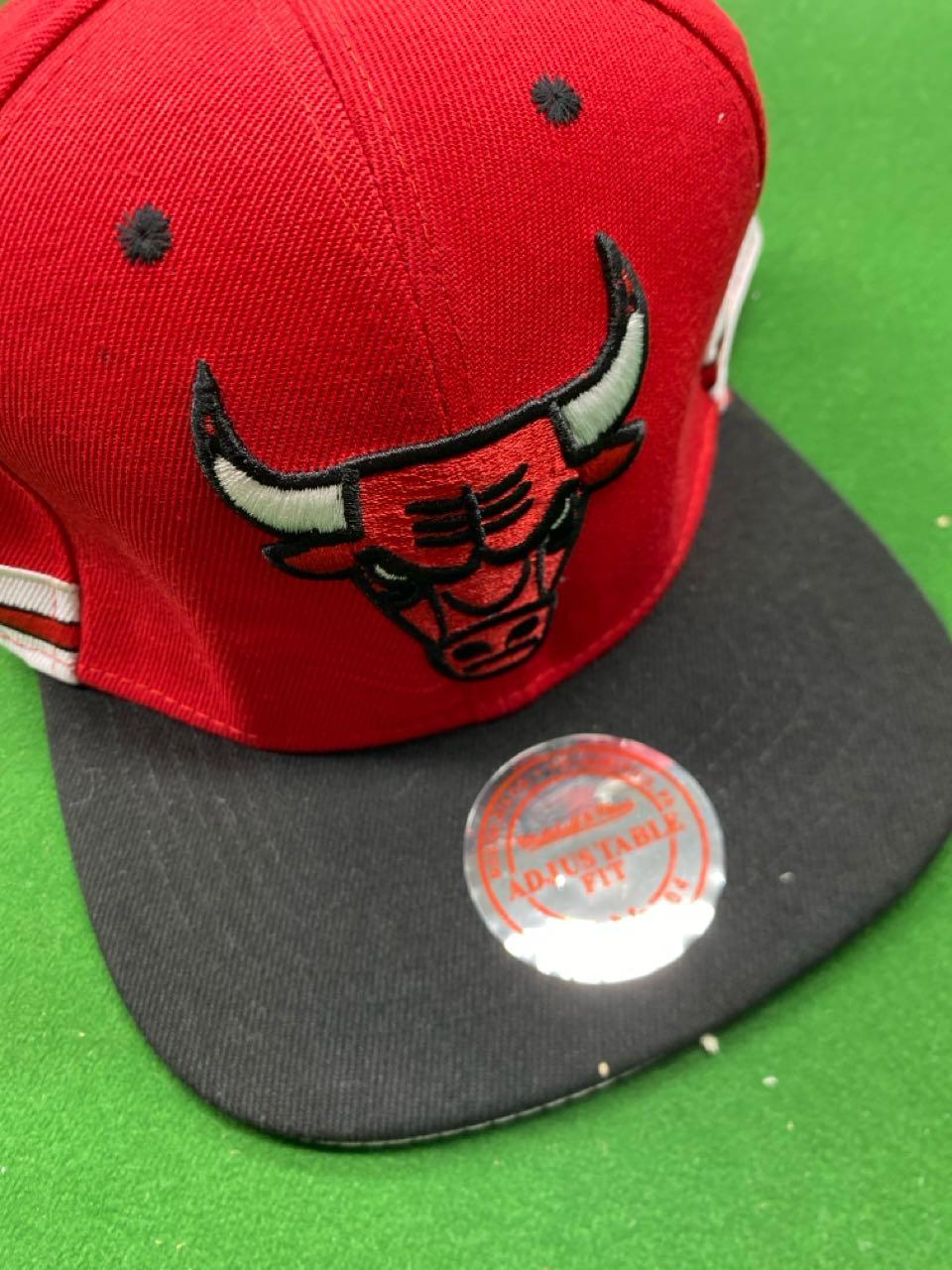 Foto QC 7 de Mitchell & Ness Chicago Bulls Cap Black Camo
