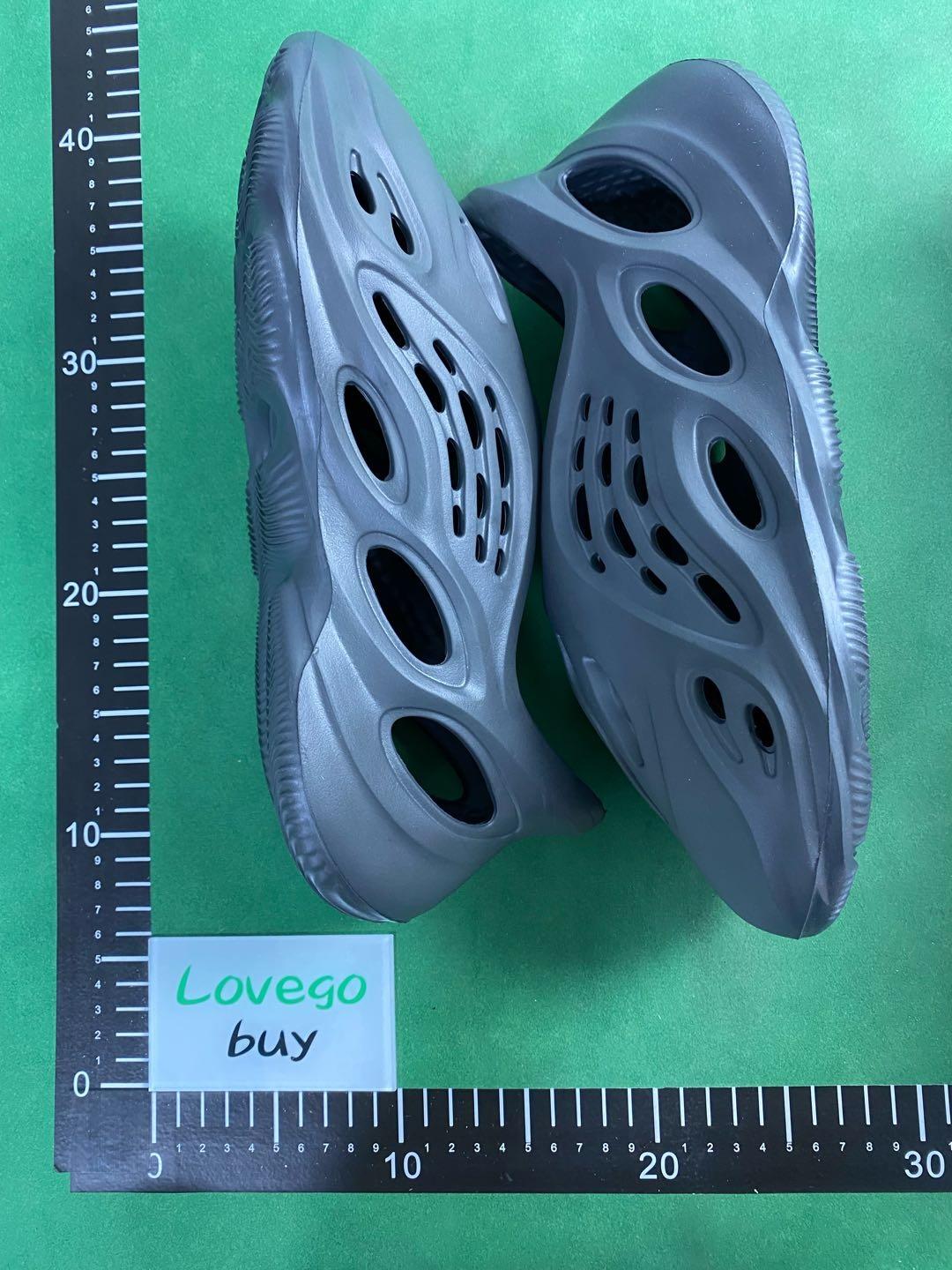 Foto QC 2 de adidas Yeezy Foam RNR Sand FY4567