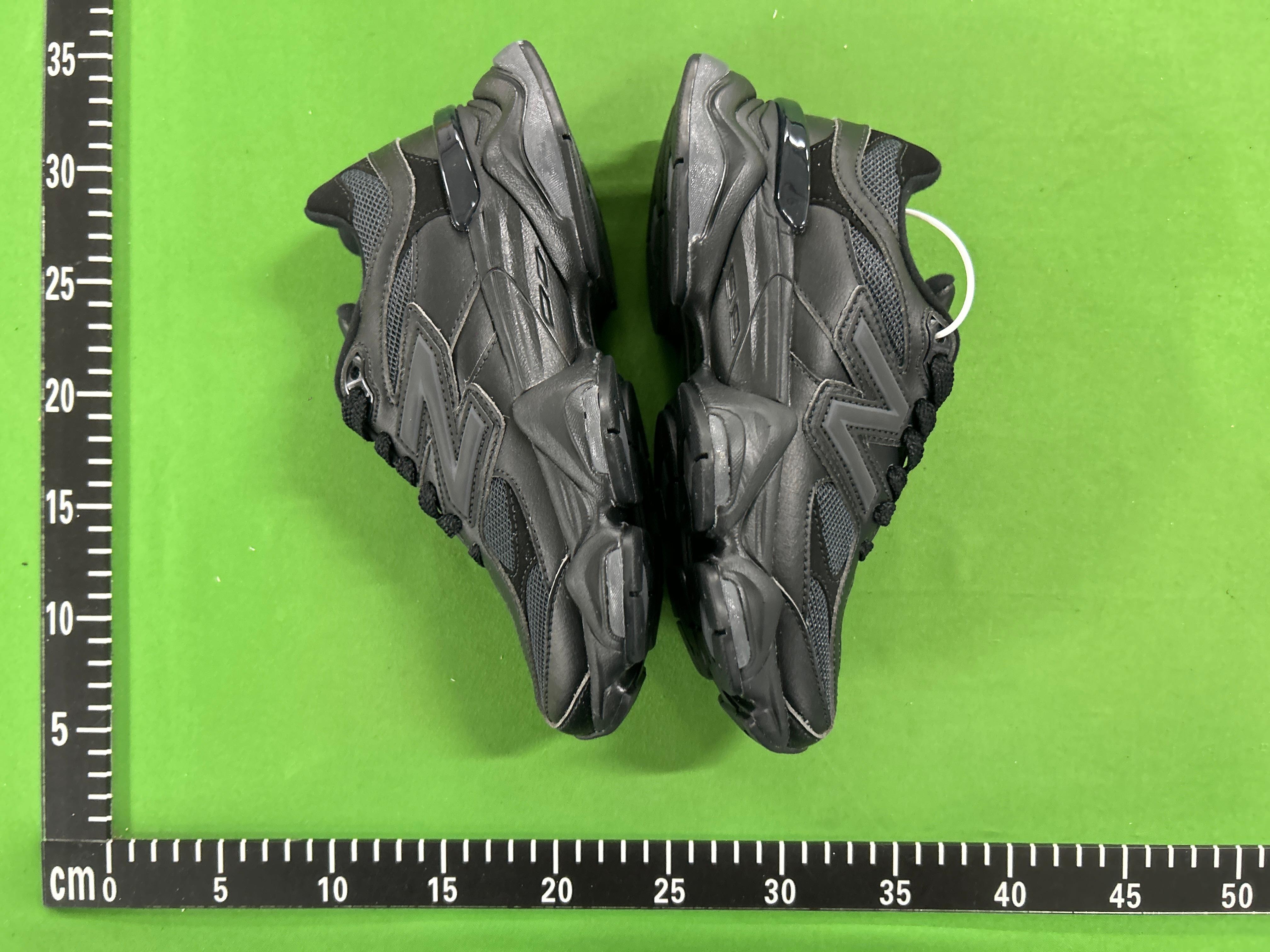 Foto QC 5 de New Balance 9060 Low Rain Cloud U9060ERD