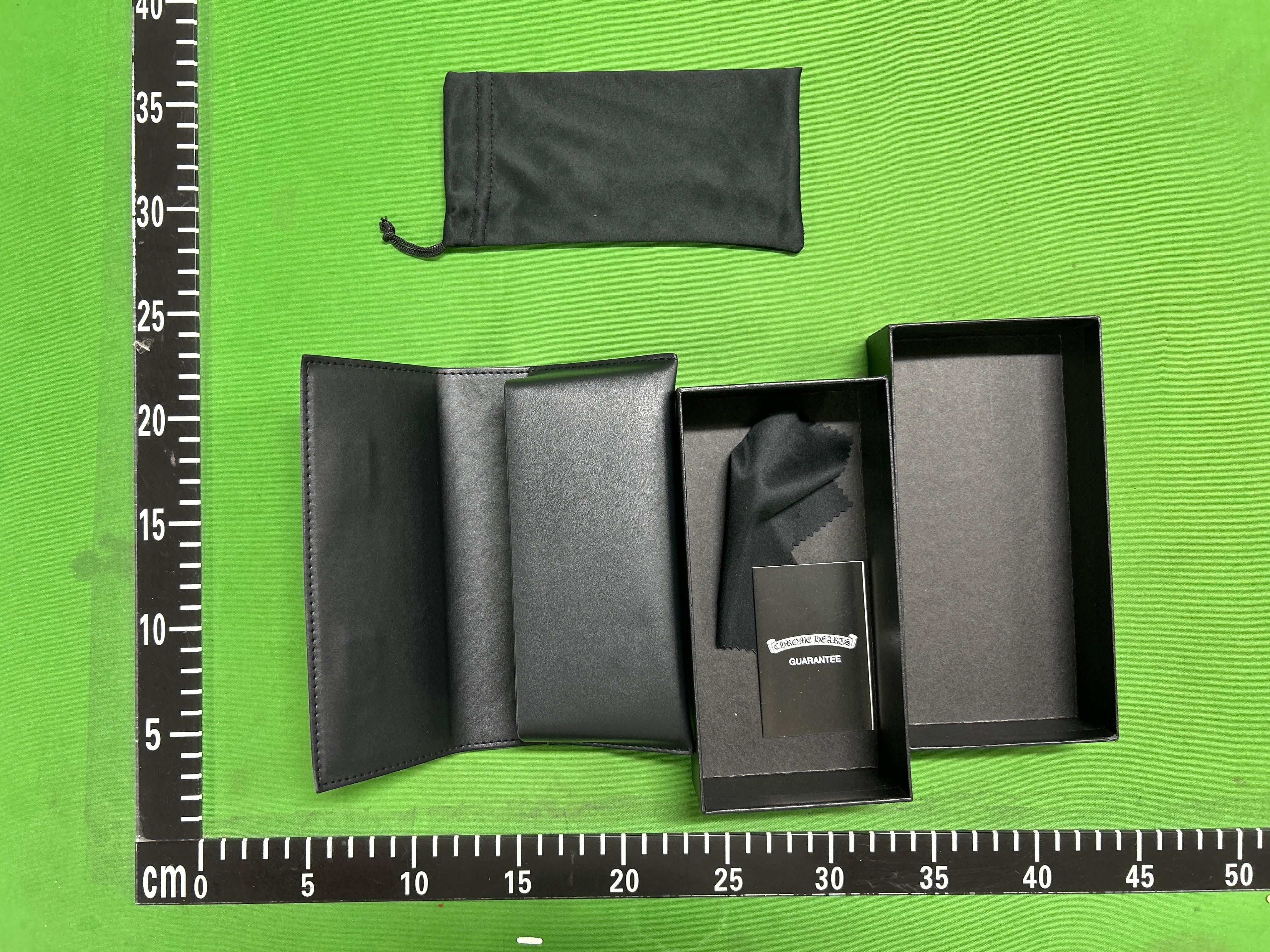 Foto QC 3 de Generic Eyewear Case Set Brown