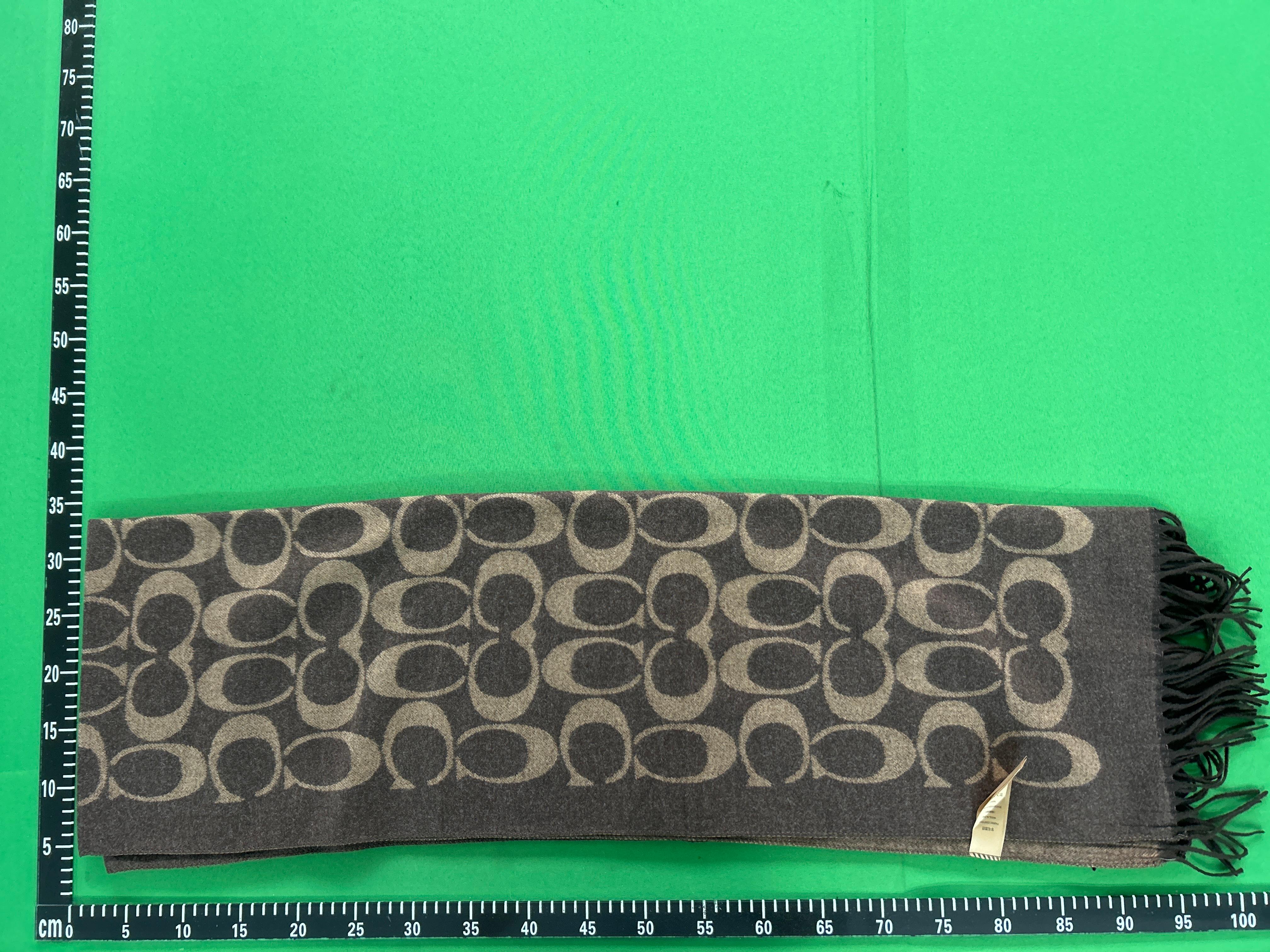 Foto QC 4 de Coach Signature Scarf Brown