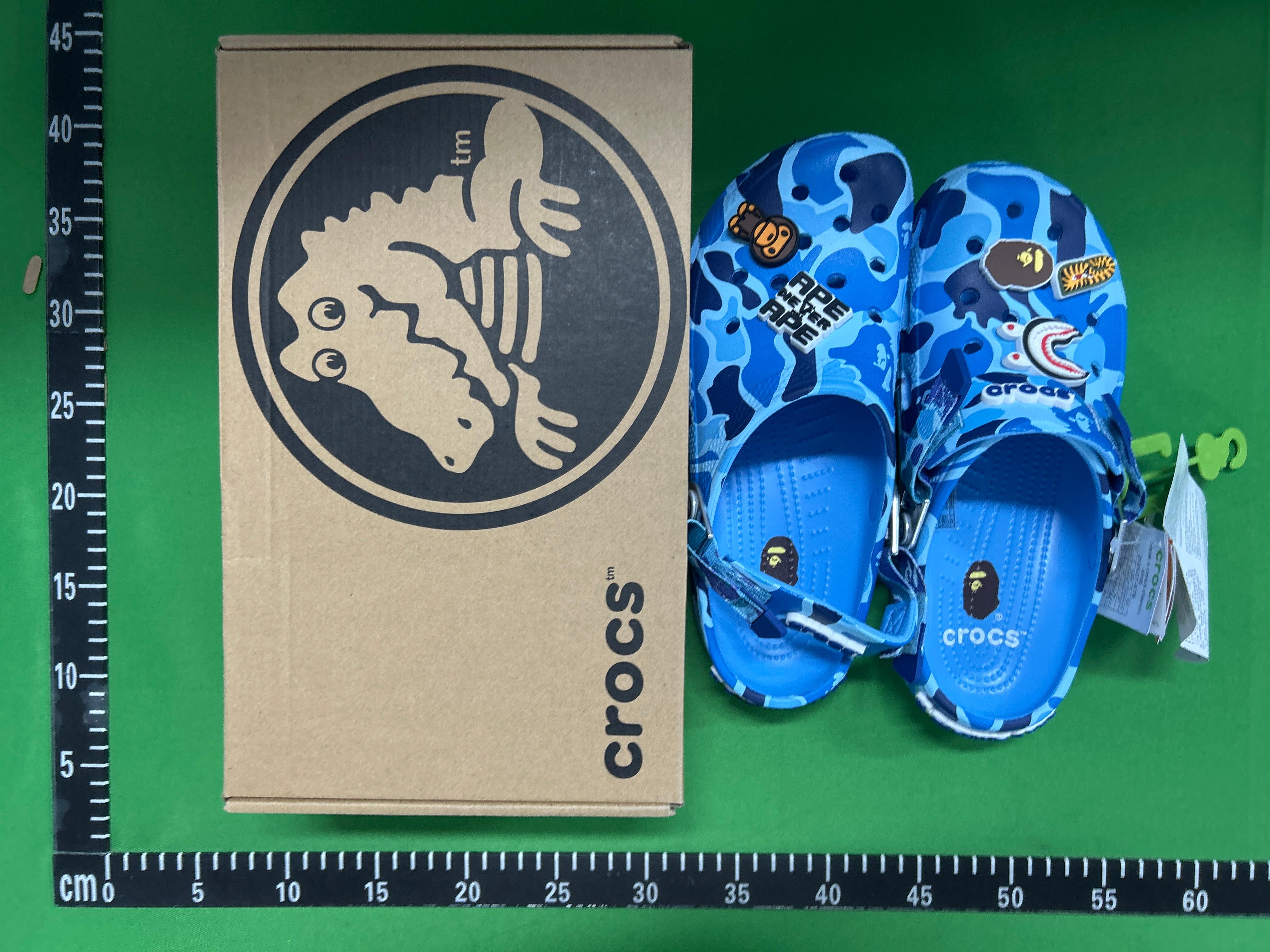 Foto QC 2 de Crocs Classic Clog Foam Khaki